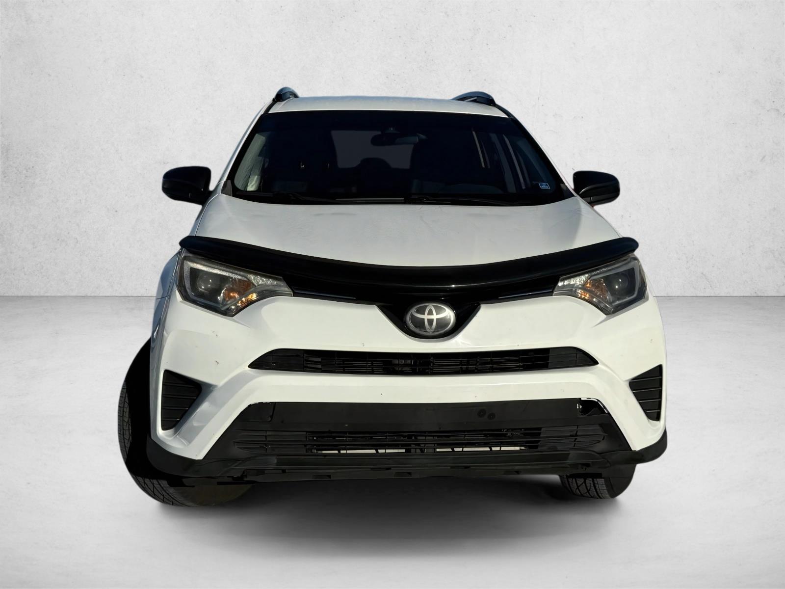 2017 Toyota RAV4 LE photo 2
