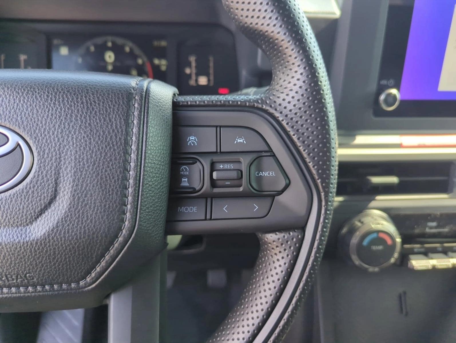 2025 Toyota Tacoma SR5 - Photo 17