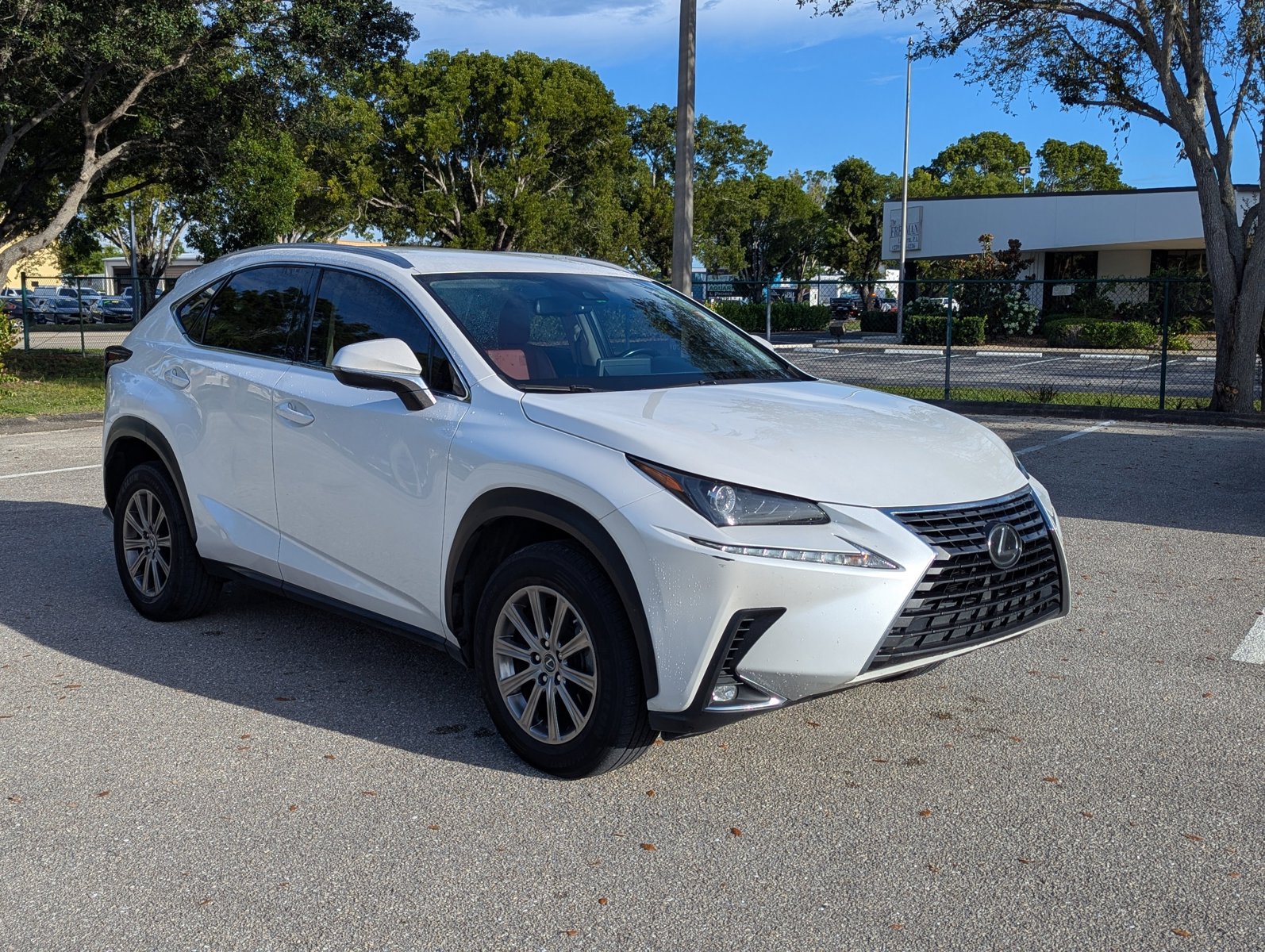 2020 Lexus NX 300 photo 3