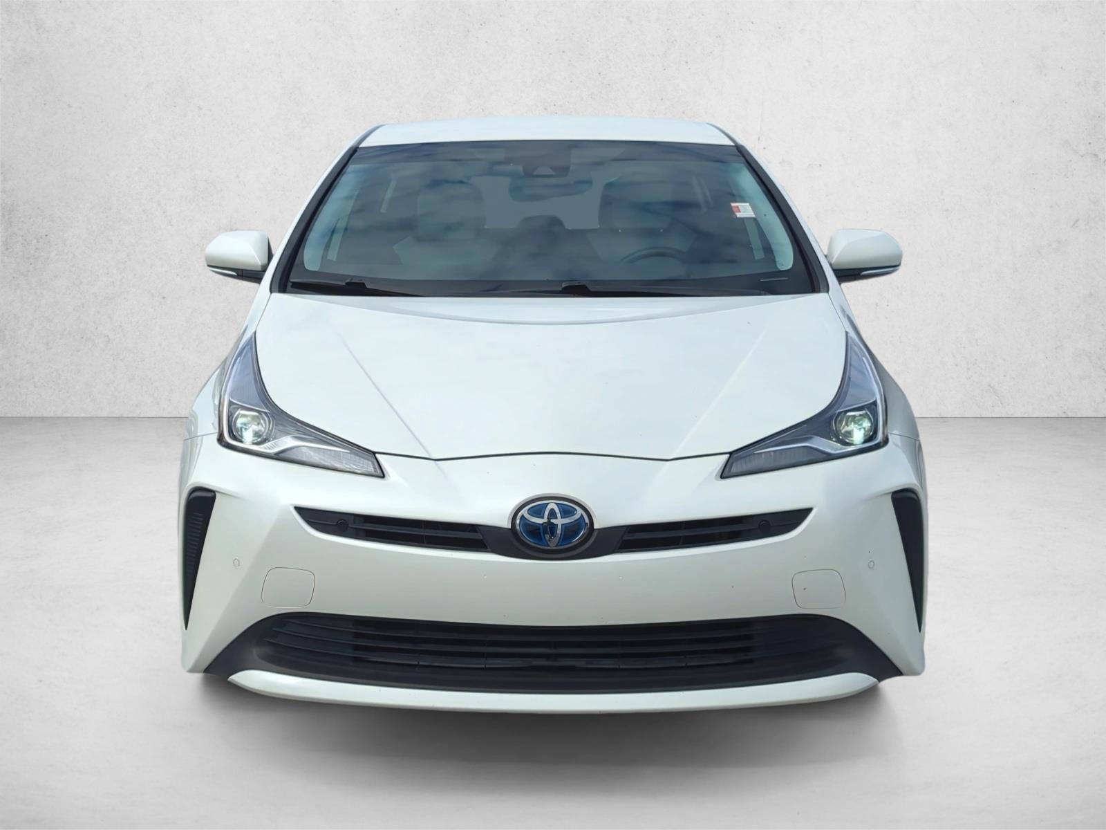 2019 Toyota Prius XLE photo 2
