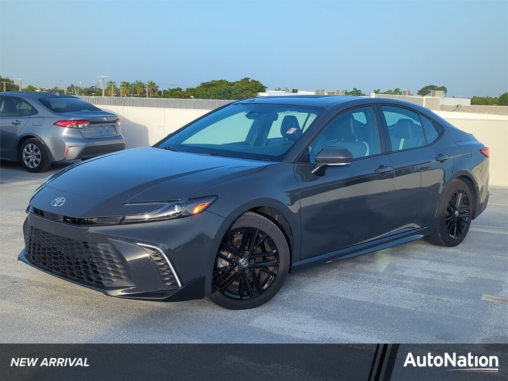 Used 2025 Toyota Camry SE Sedan