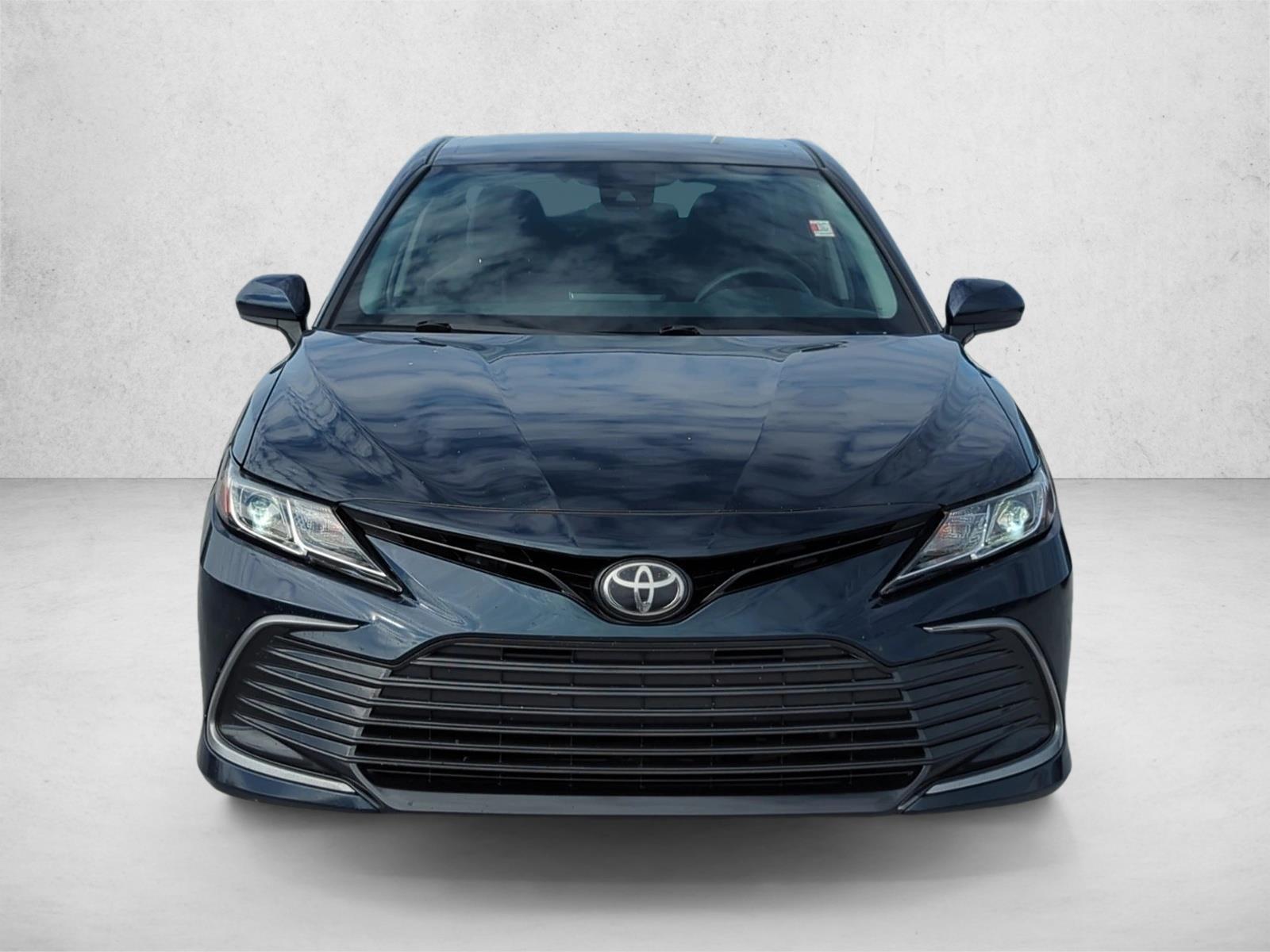 2021 Toyota Camry LE SE photo 2