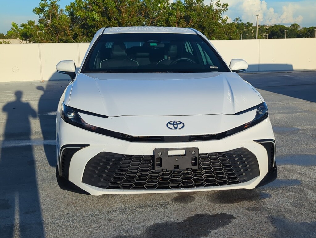 Used 2025 Toyota Camry SE Sedan
