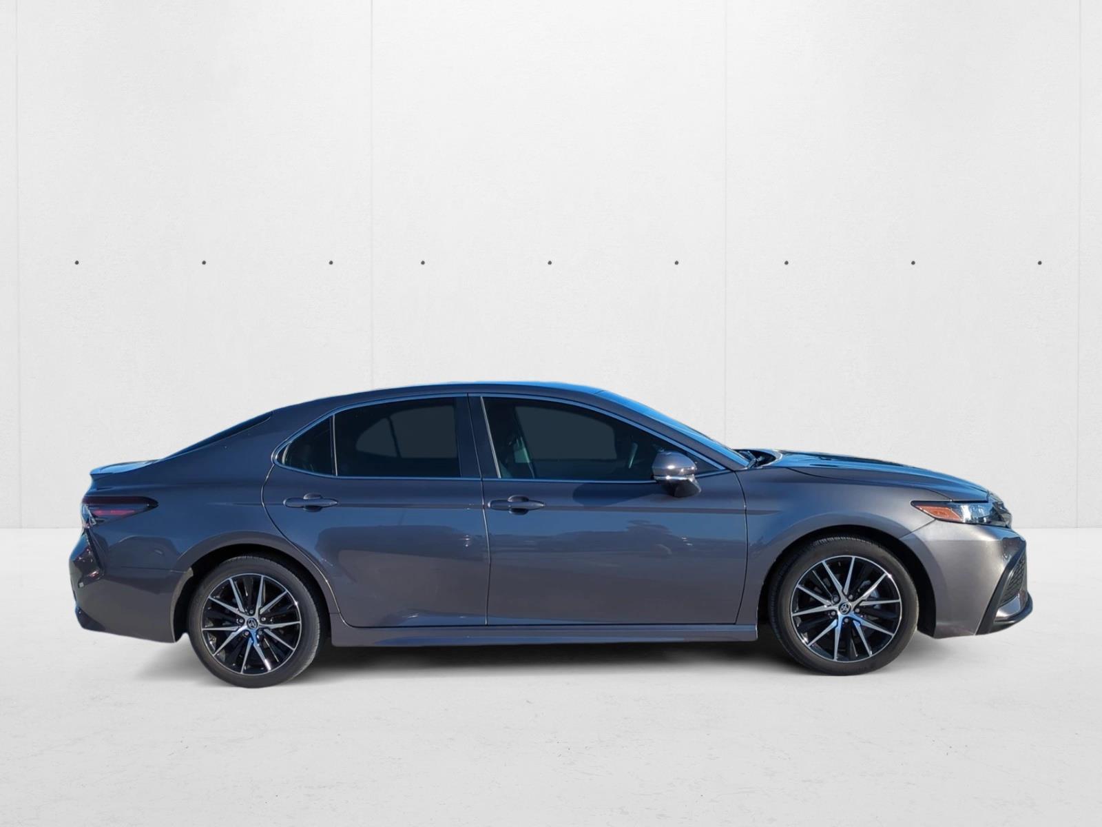 2024 Toyota Camry SE photo 4