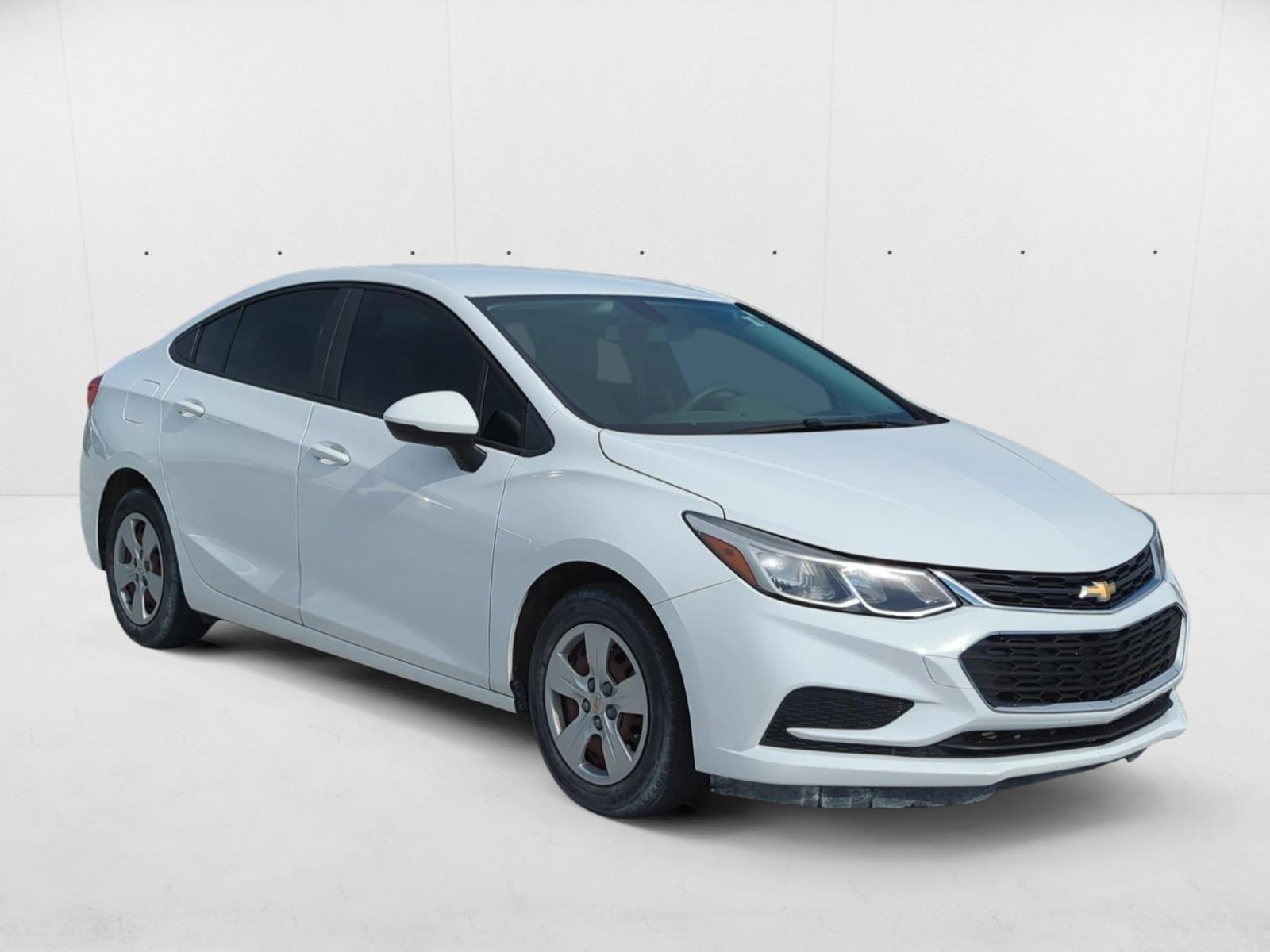 2018 Chevrolet Cruze LS photo 3