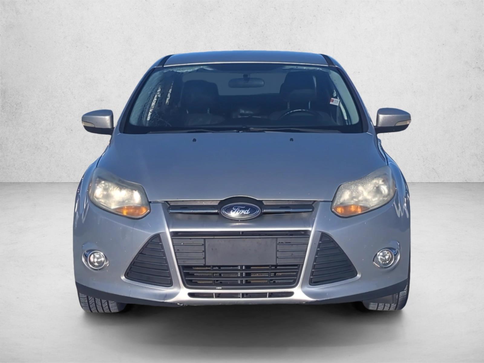 2014 Ford Focus SE photo 2