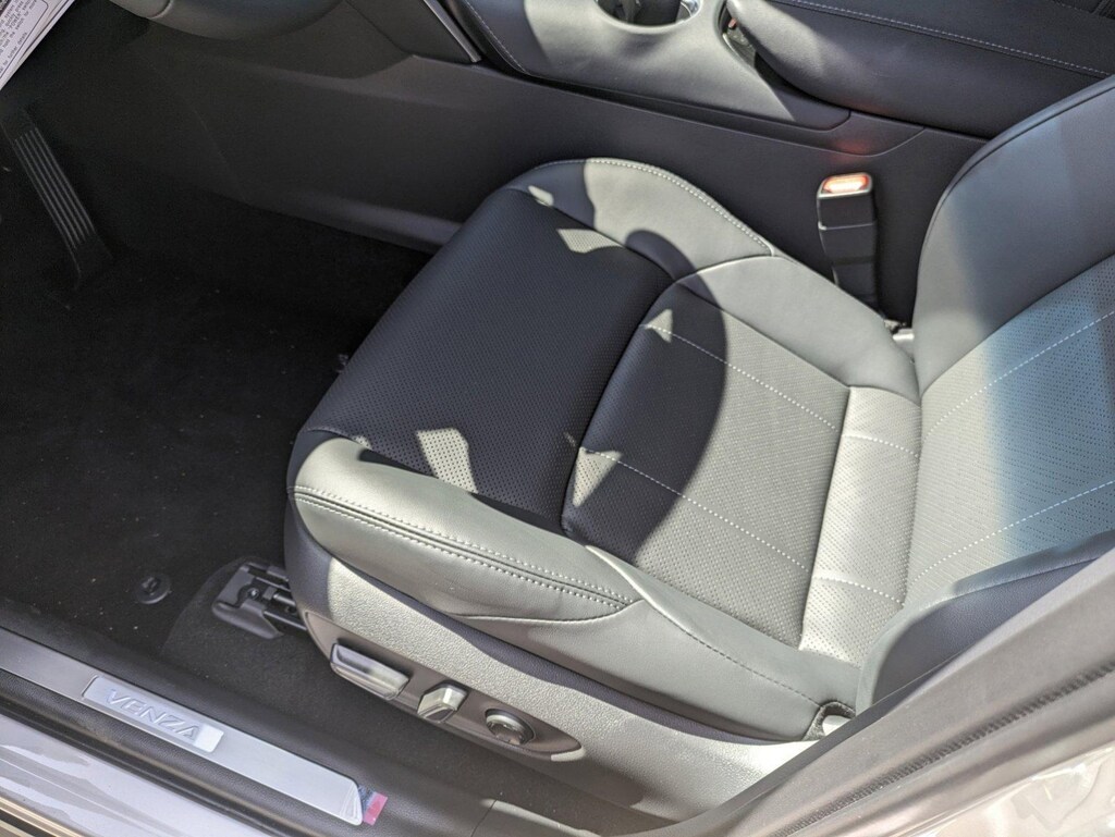 New 2024 Toyota Venza Limited SUV