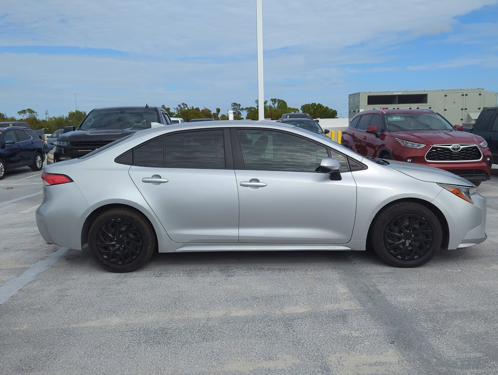 Used 2020 Toyota Corolla LE Sedan