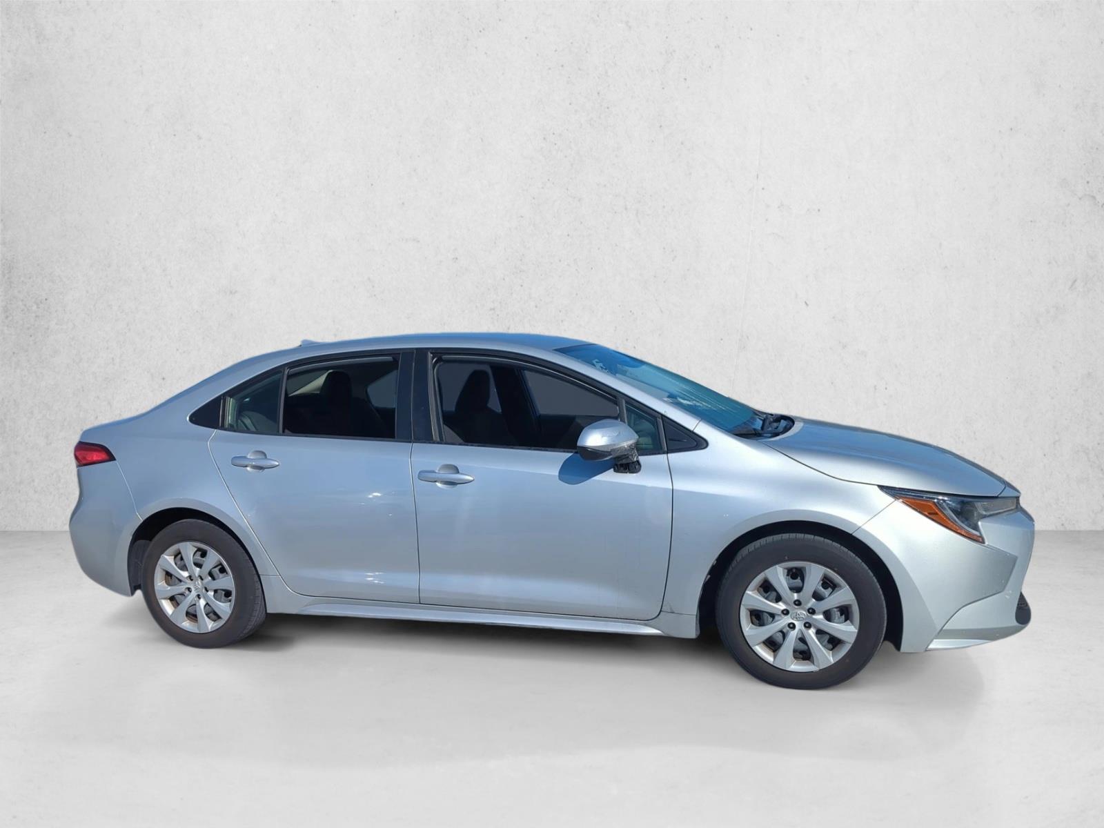 2022 Toyota Corolla LE photo 4