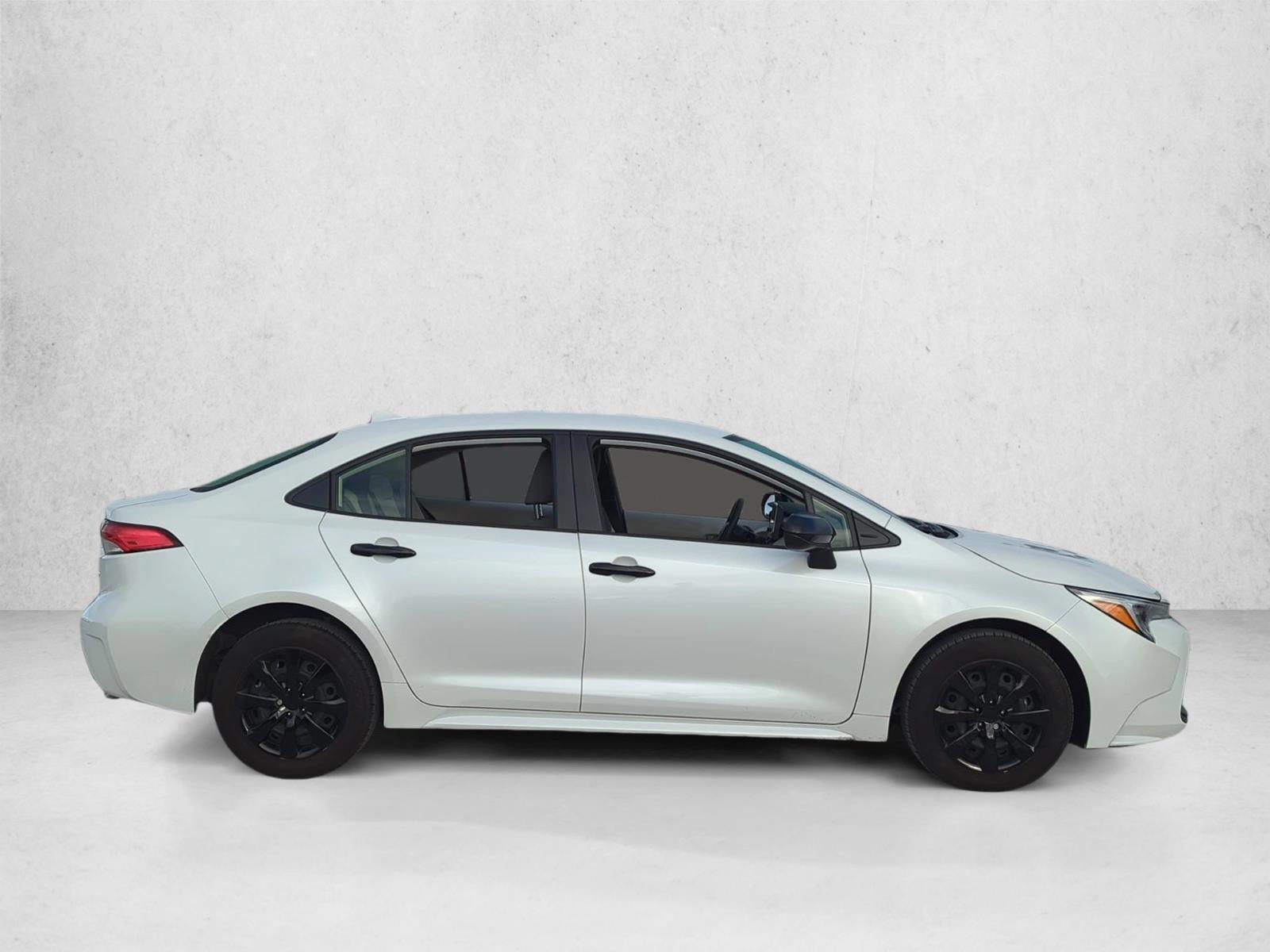 2024 Toyota Corolla Hybrid LE photo 4