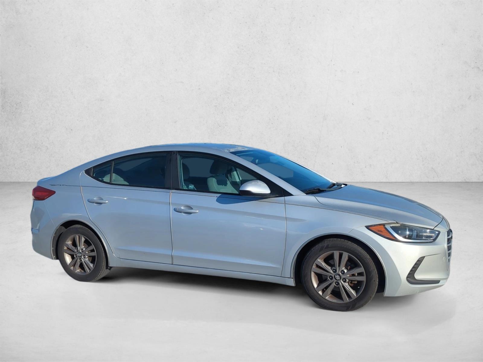 2017 Hyundai Elantra SE photo 4