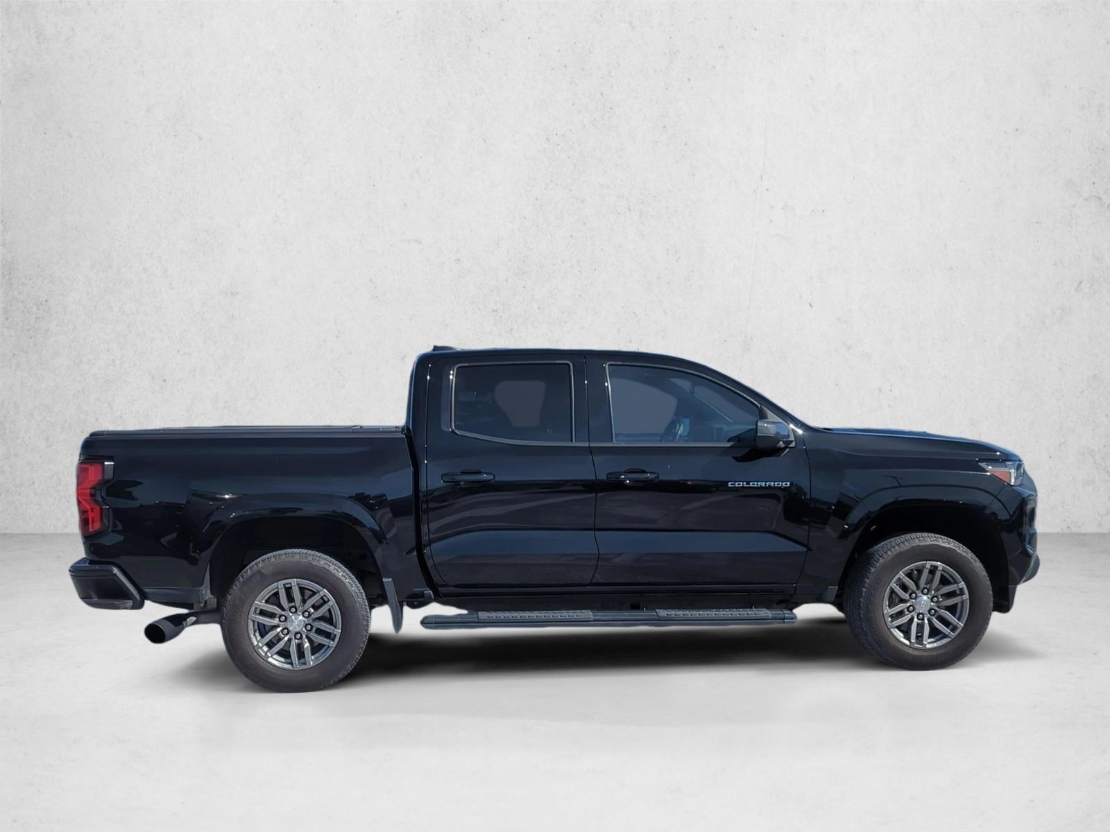 2023 Chevrolet Colorado LT photo 4