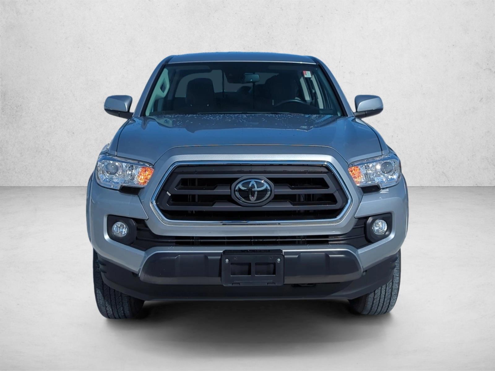 2022 Toyota Tacoma 4x4 SR5 Double Cab V6 photo 2