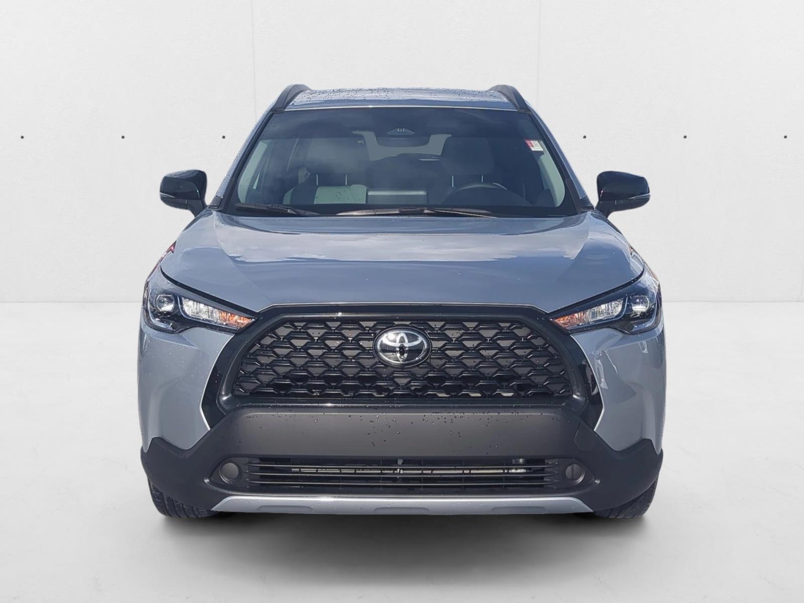 2025 Toyota Corolla Cross LE photo 2