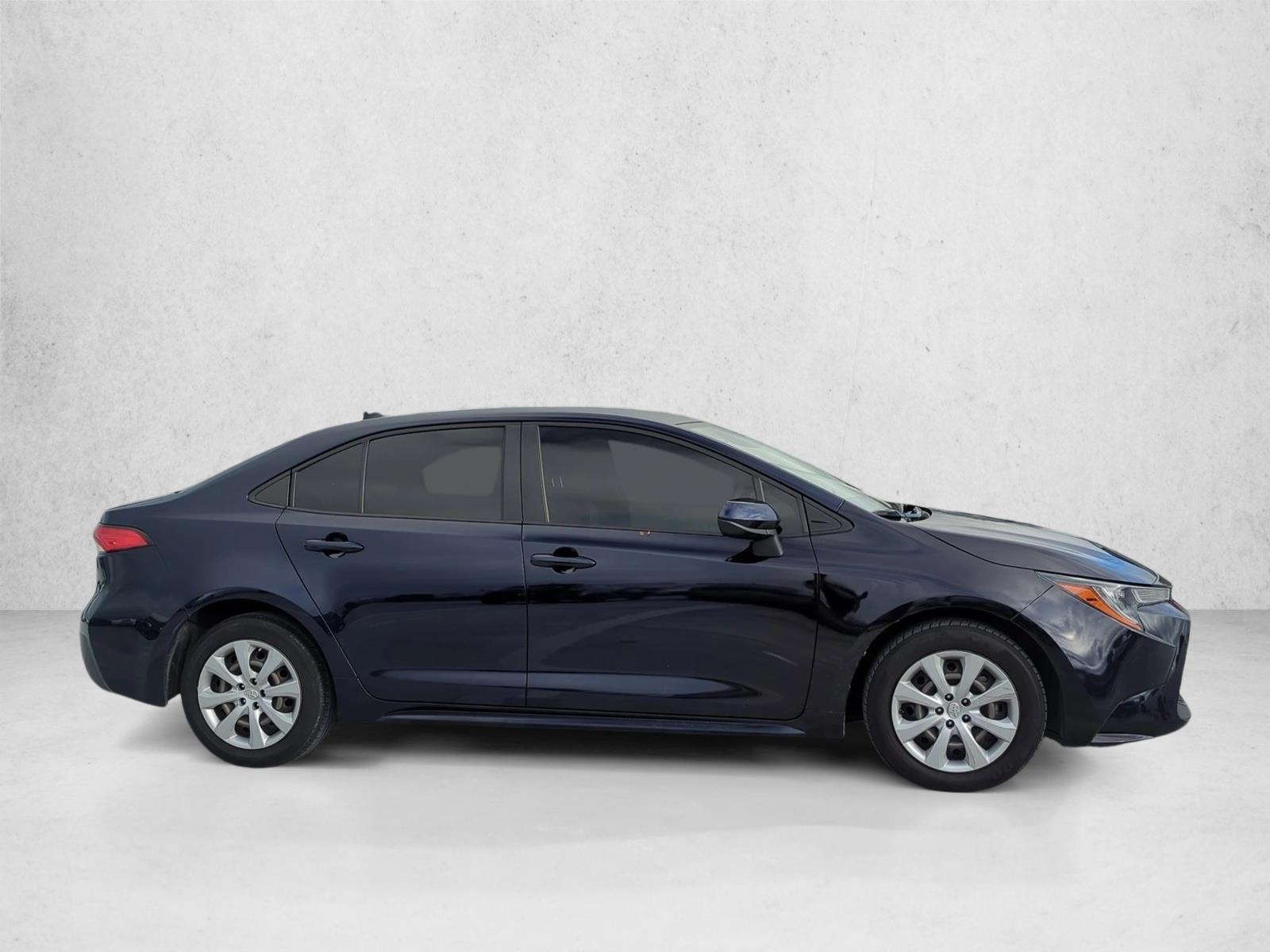 2021 Toyota Corolla LE photo 4