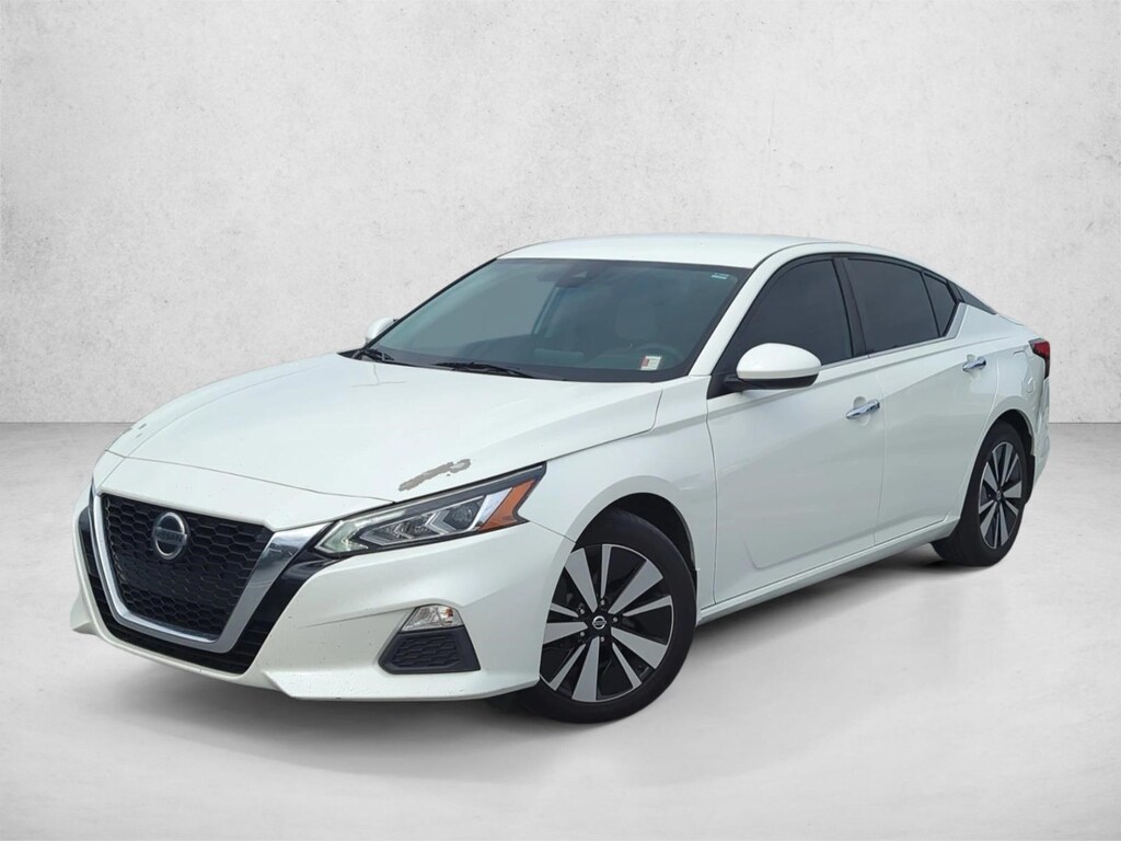 Used 2021 Nissan Altima 2.5 SV Sedan