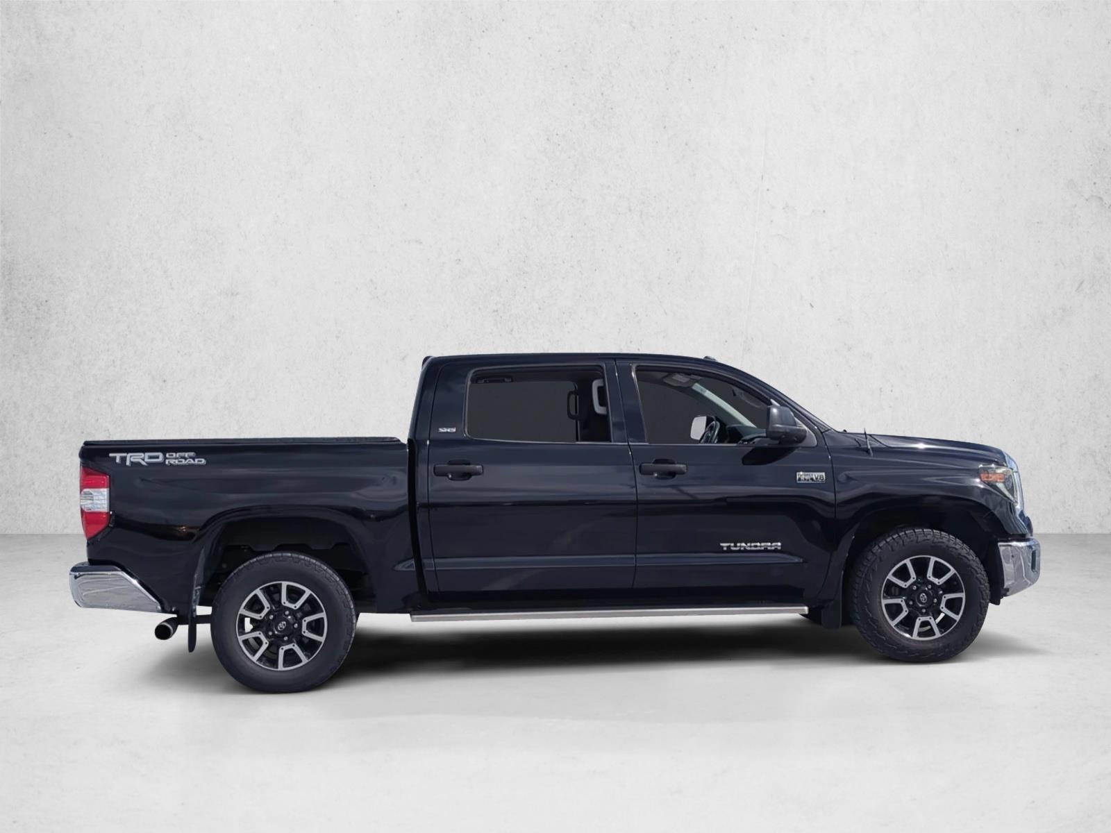 2019 Toyota Tundra SR5 CrewMax photo 4