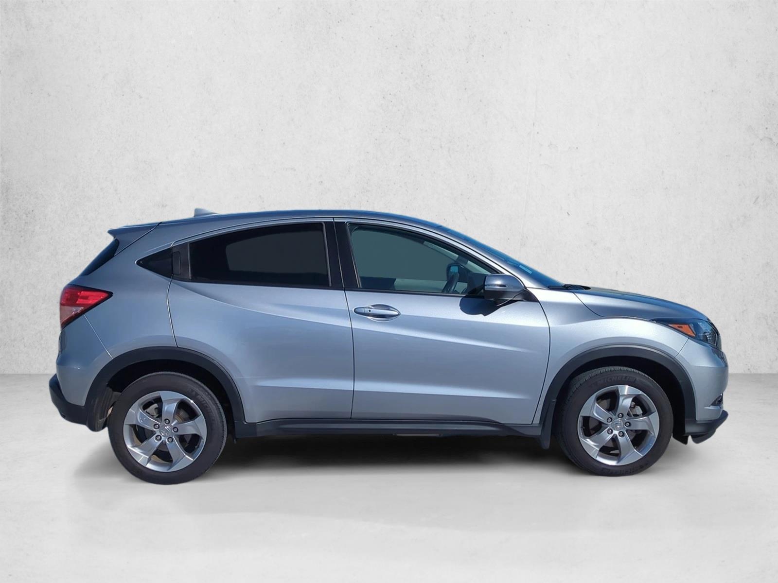 2017 Honda HR-V EX photo 3