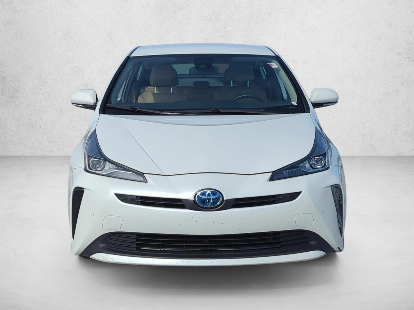 2019 Toyota Prius LE photo 2