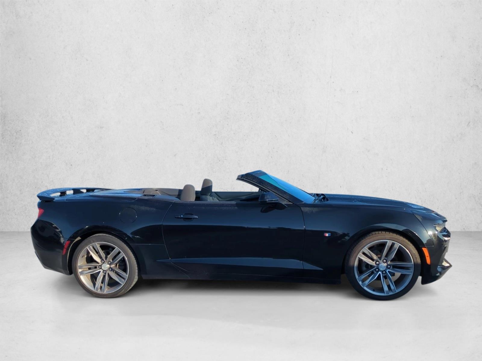 2017 Chevrolet Camaro 1LT photo 4