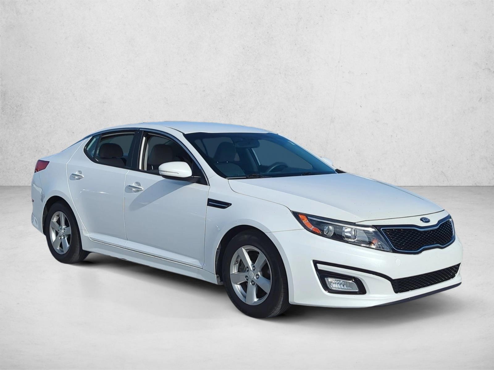 2015 Kia Optima LX photo 3