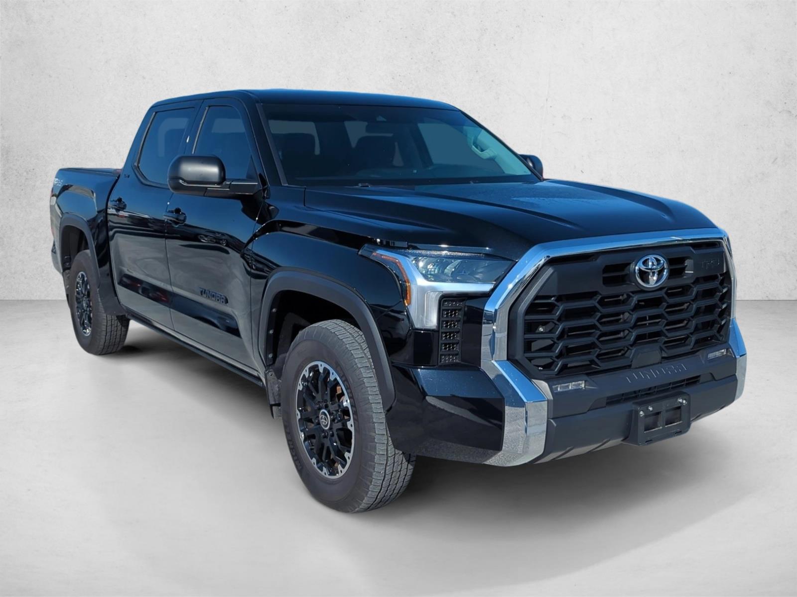 2024 Toyota Tundra SR5 CrewMax photo 3