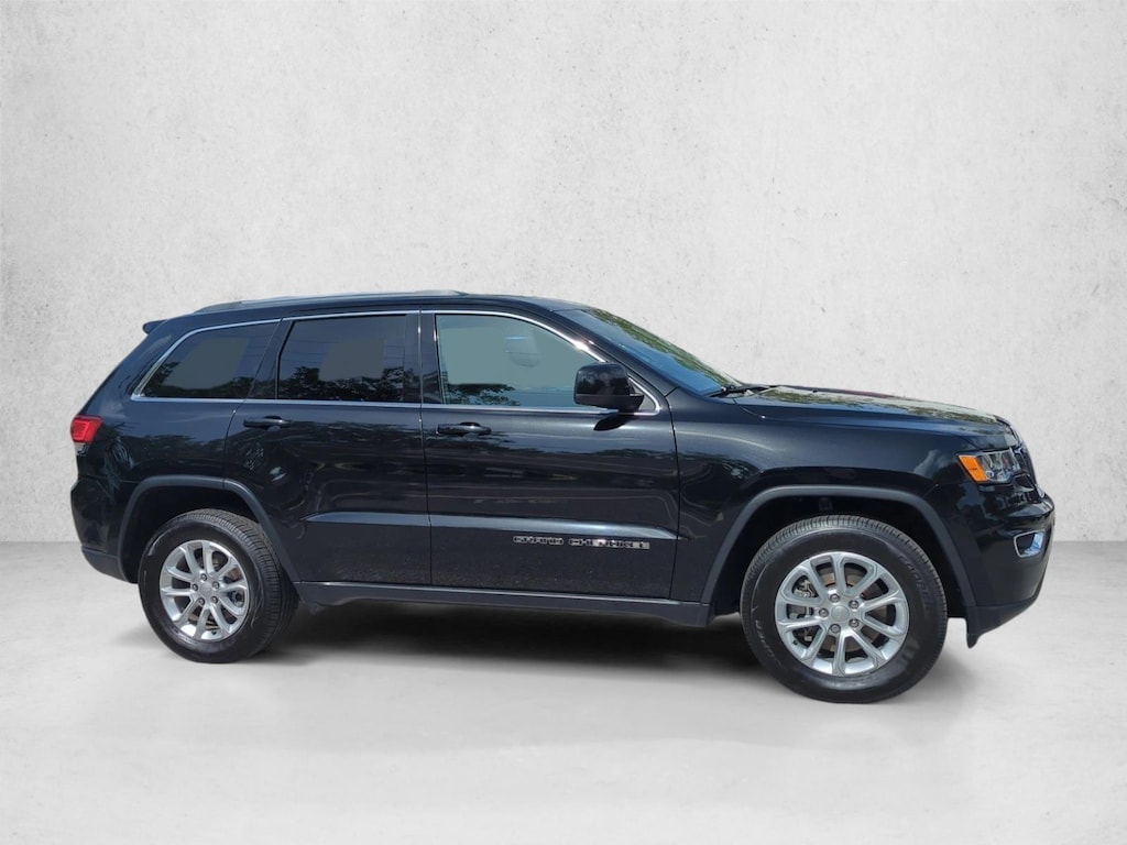 Used 2021 Jeep Grand Cherokee Laredo SUV