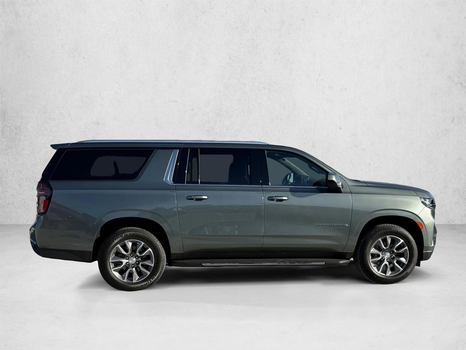 2024 Chevrolet Suburban LS photo 4