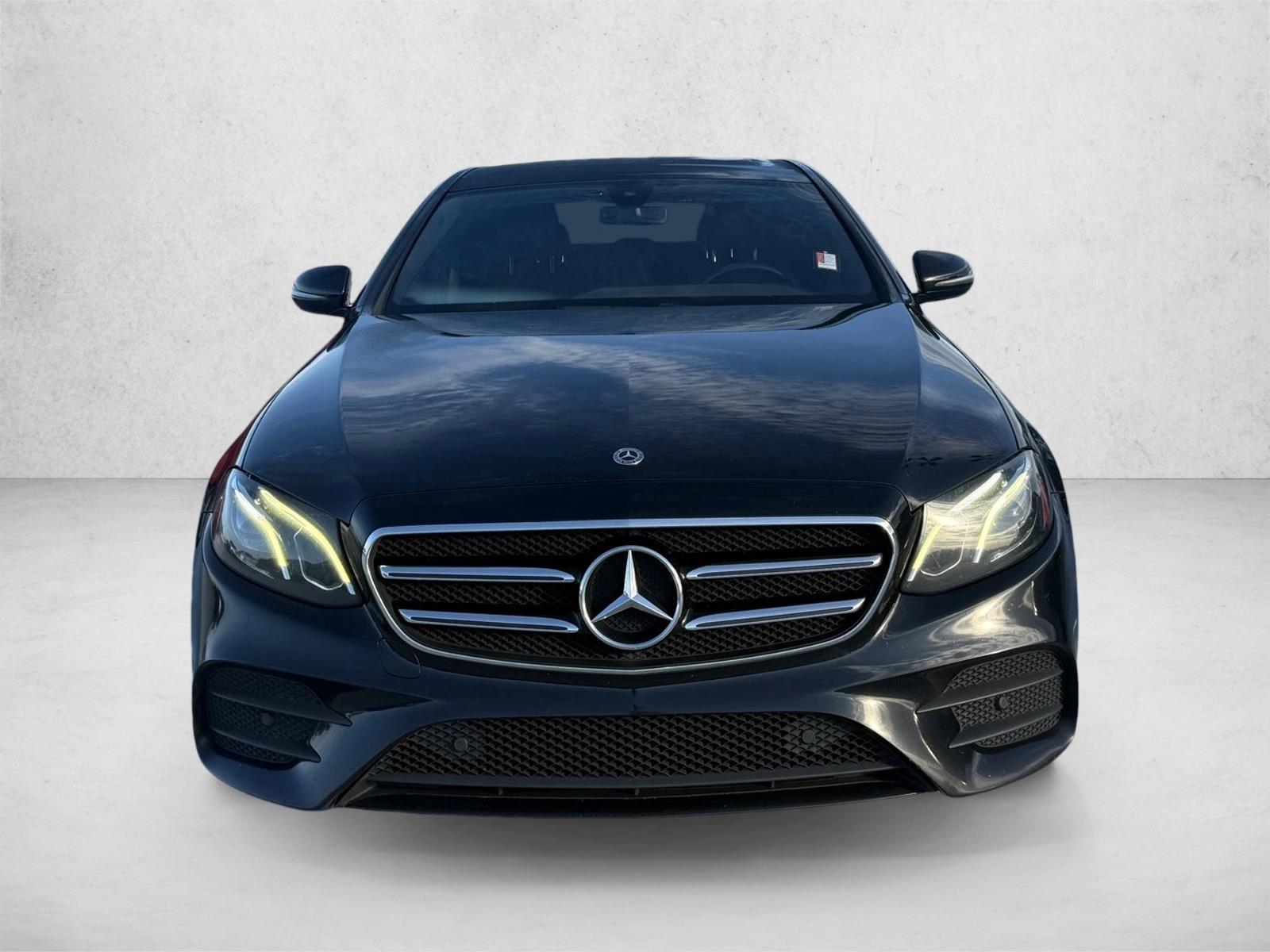 2018 Mercedes Benz E 300 Sedan photo 2