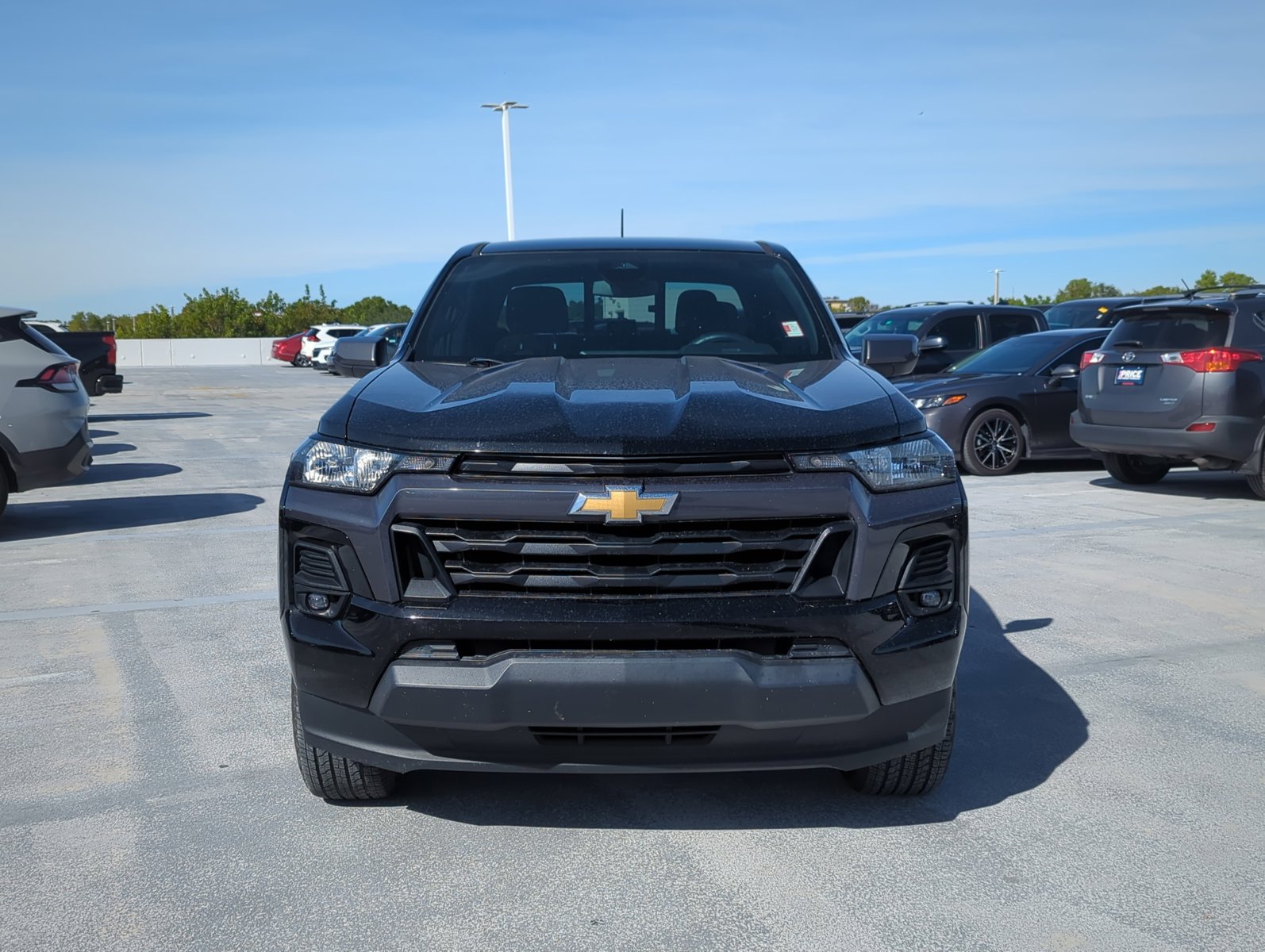 2023 Chevrolet Colorado LT photo 2