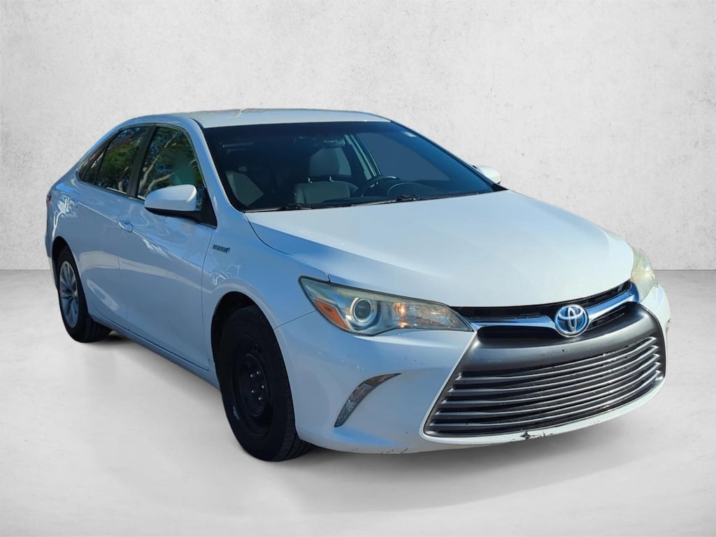 Used 2015 Toyota Camry Hybrid LE Sedan