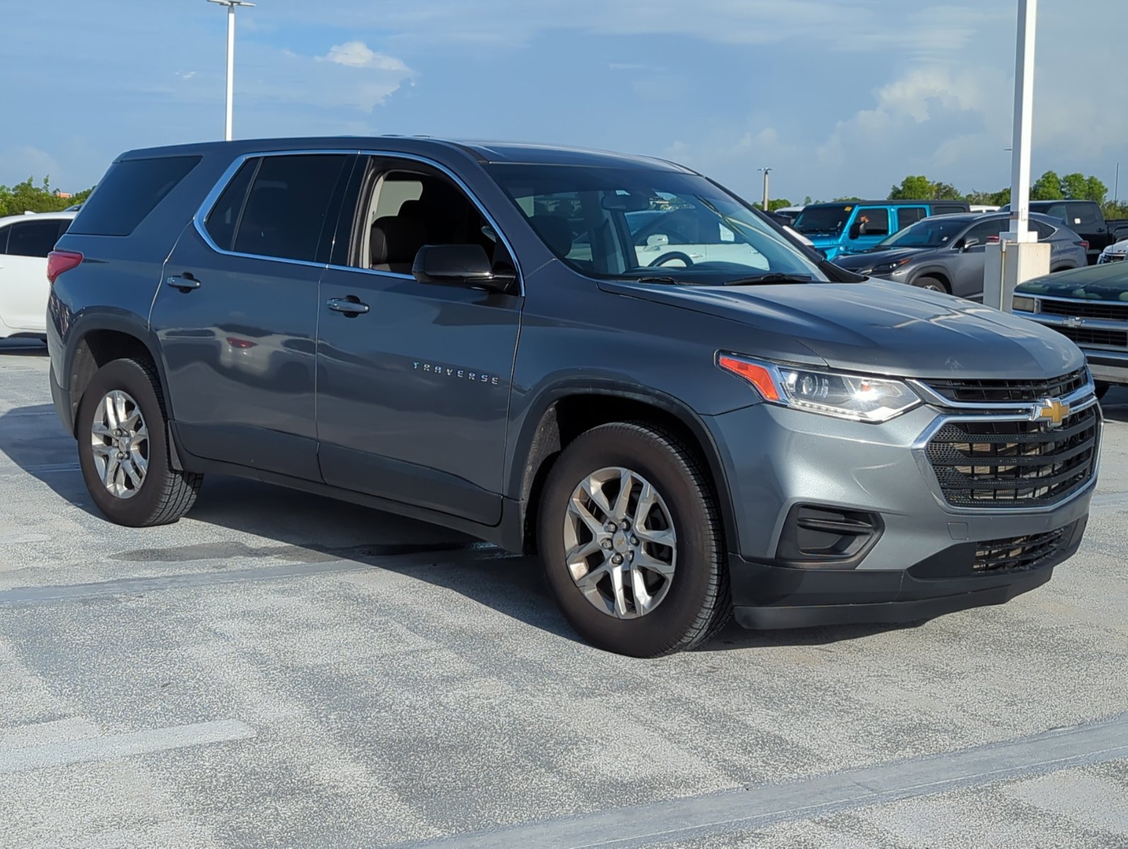 2020 Chevrolet Traverse 1LS photo 3