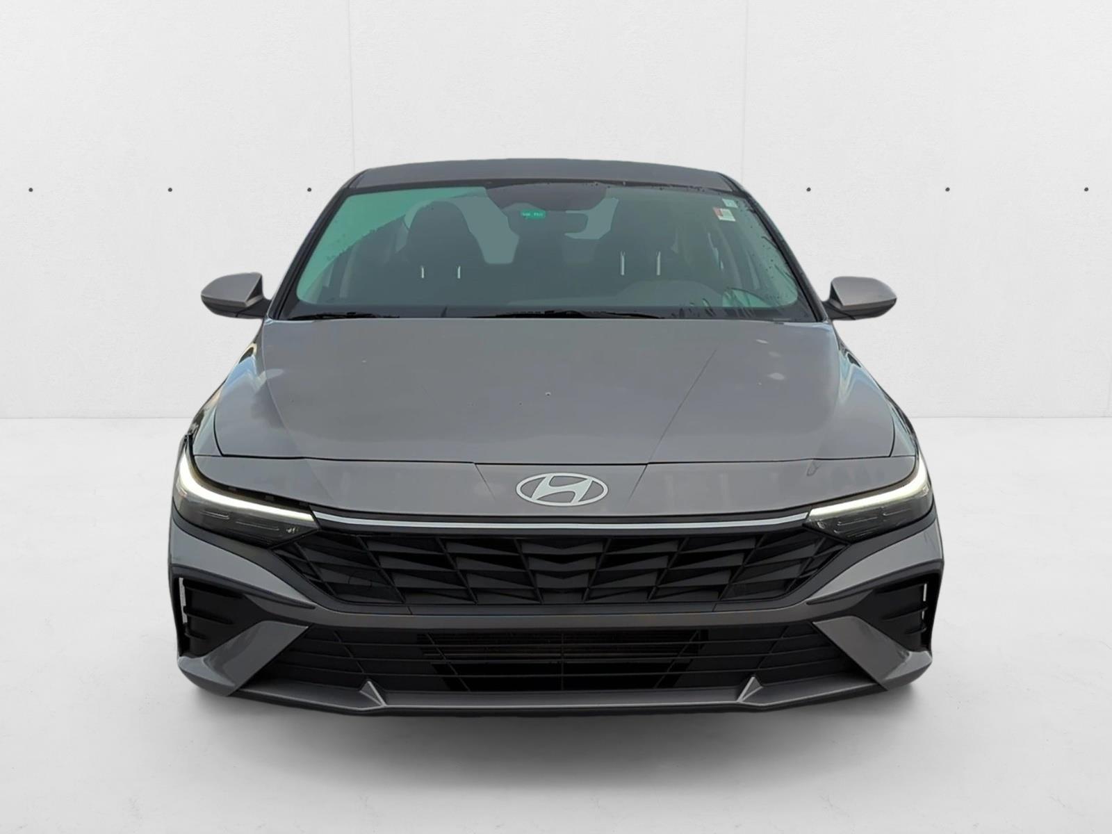 2024 Hyundai Elantra SE photo 2