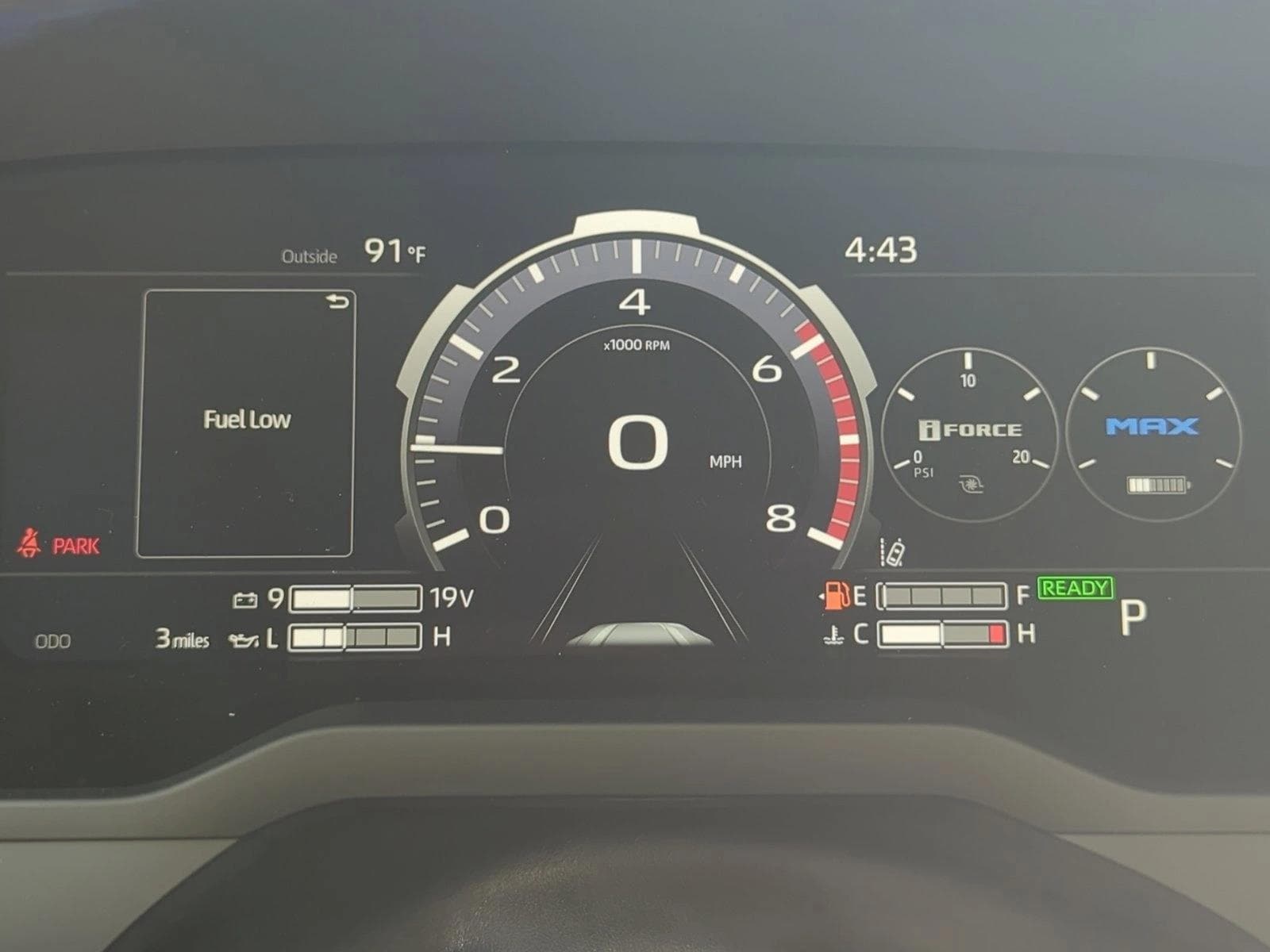 2025 Toyota Tundra Platinum - Photo 11