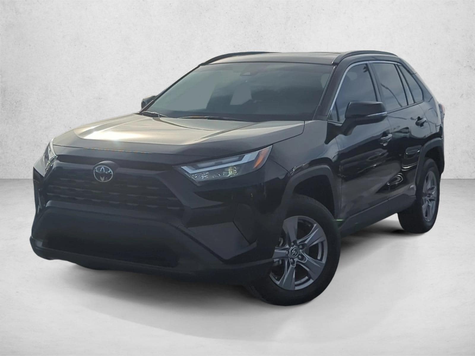 2025 Toyota RAV4 XLE's photo