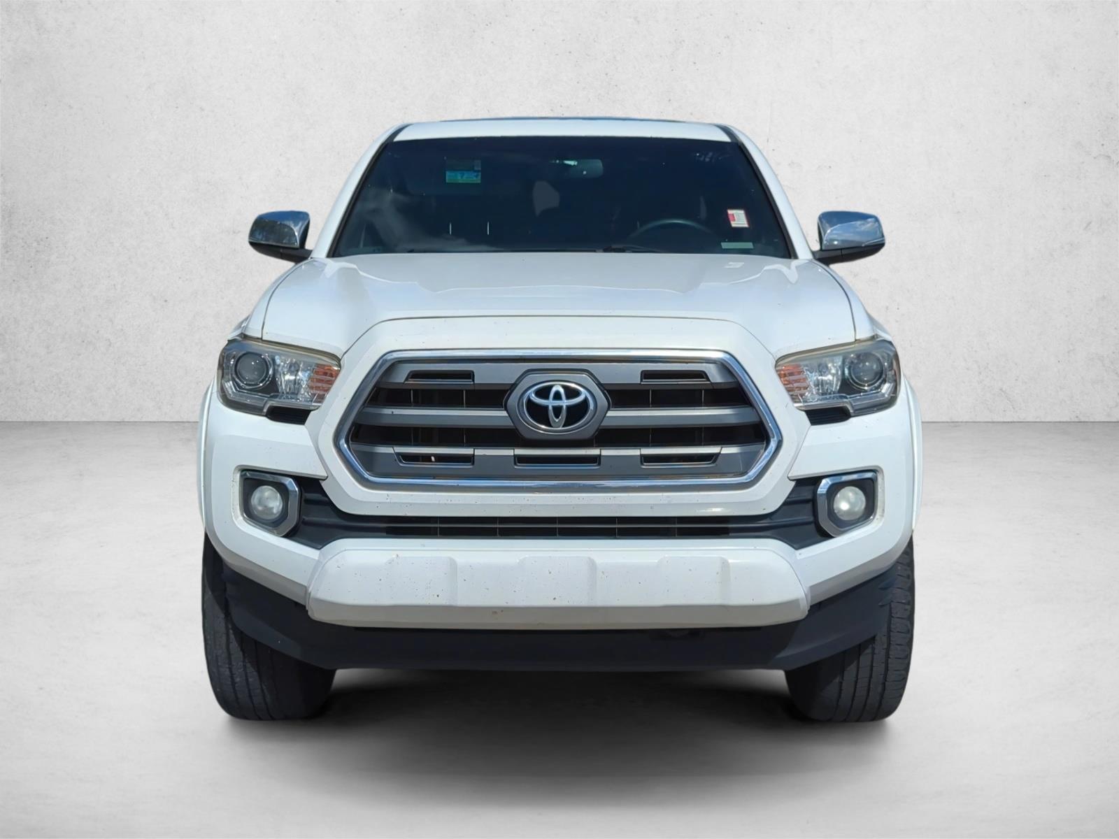 2017 Toyota Tacoma Limited Double Cab V6 4x4 photo 2
