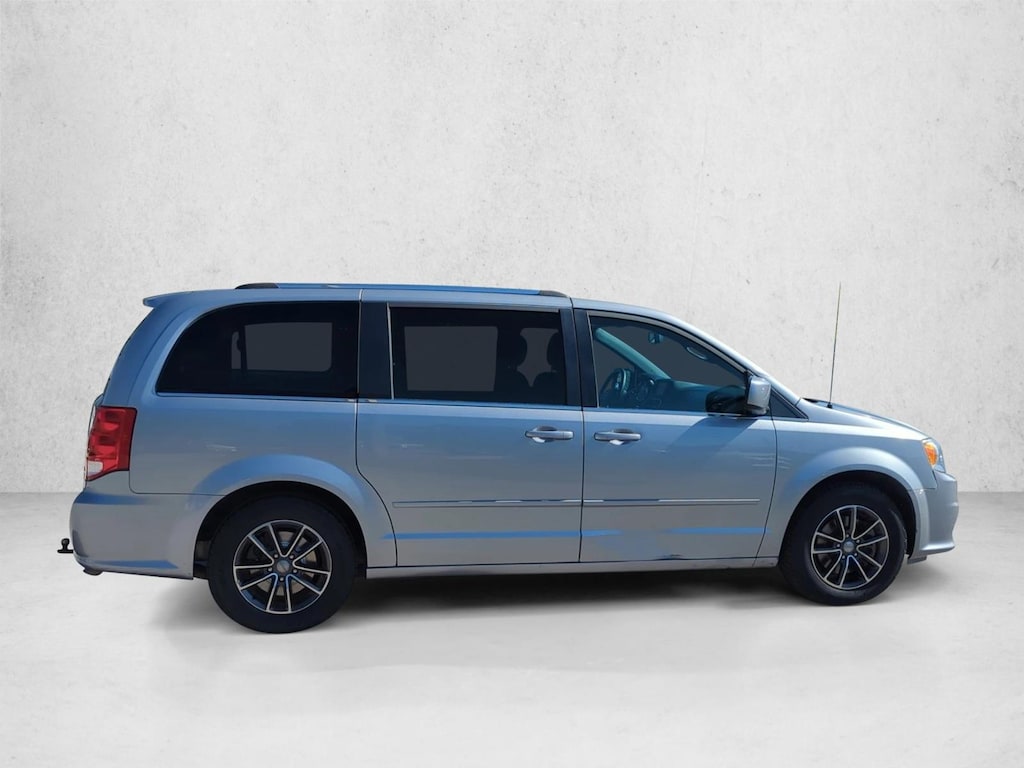 Used 2017 Dodge Grand Caravan SXT Van