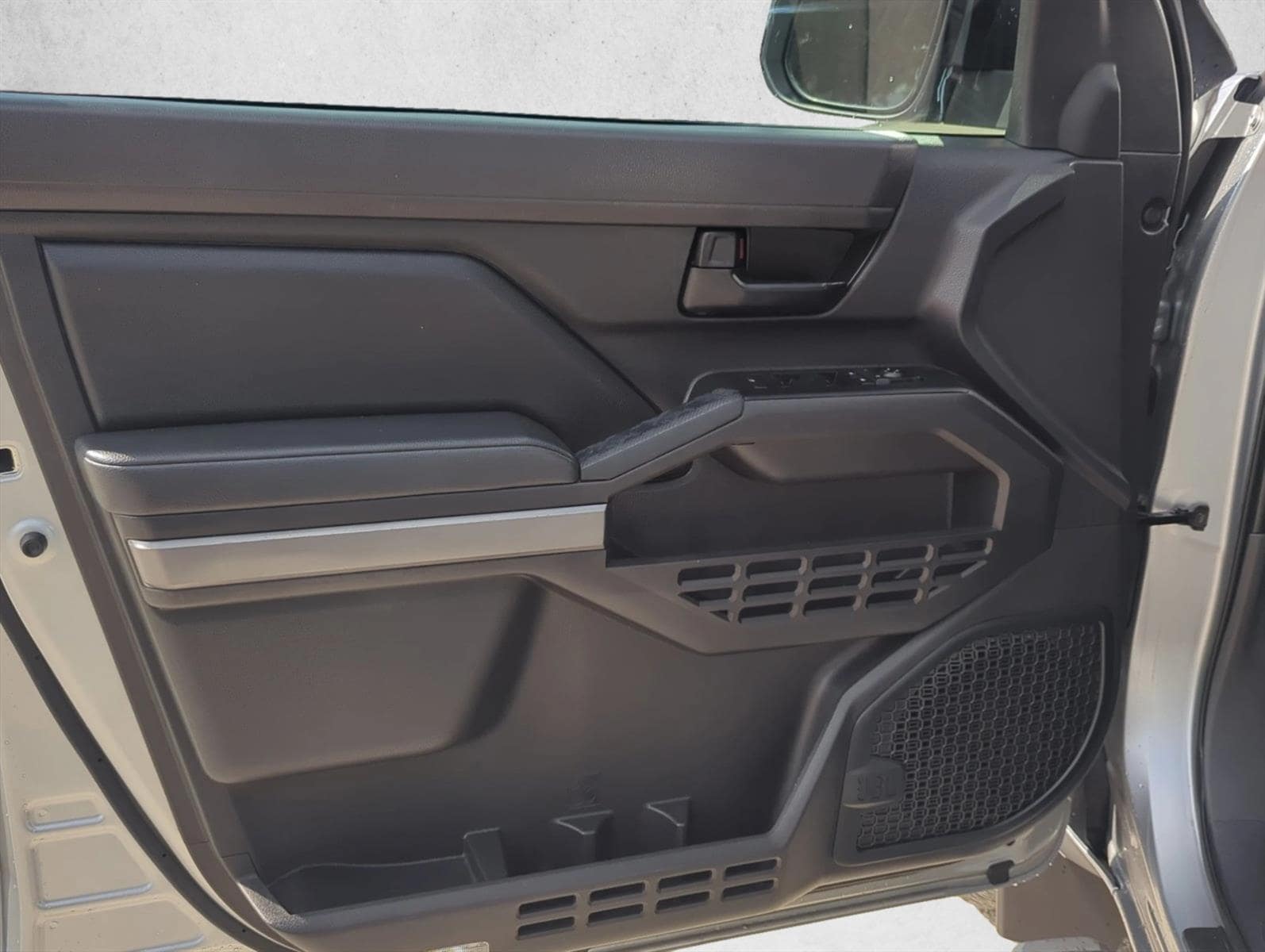 2024 Toyota Tacoma SR5 - Photo 10