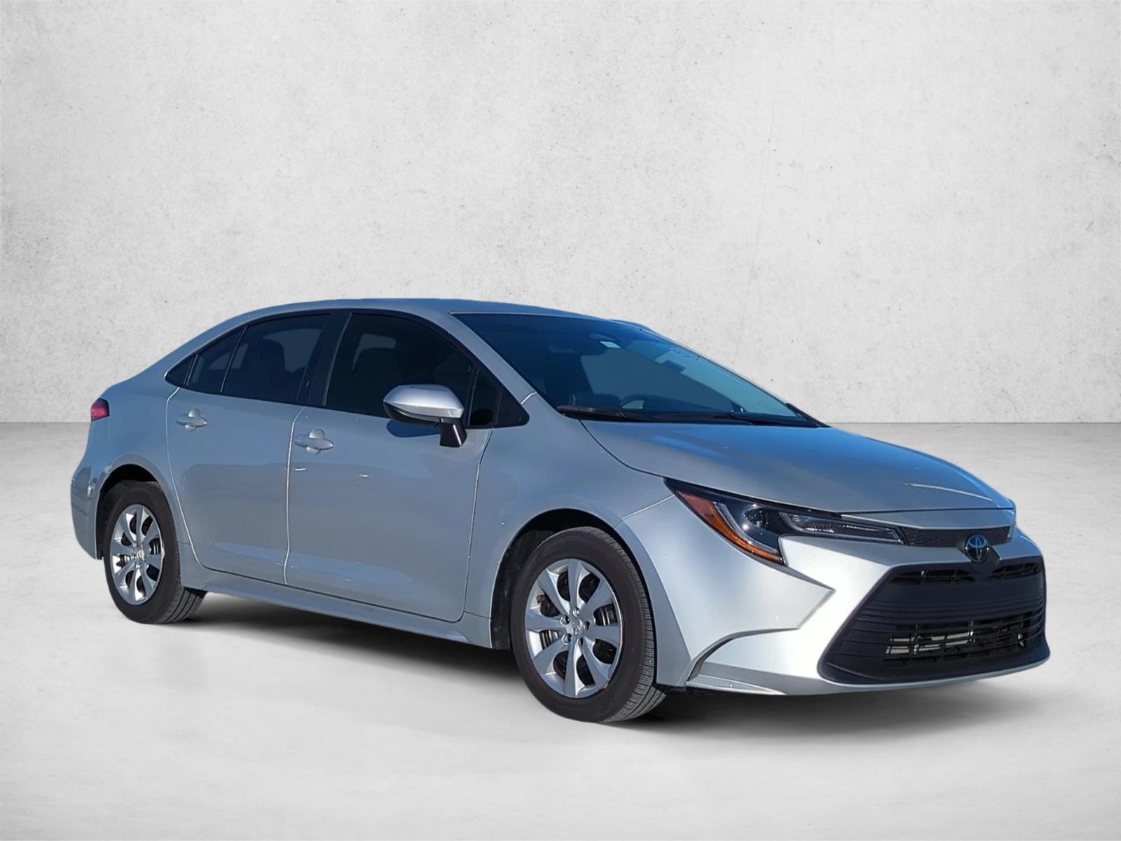 2024 Toyota Corolla LE photo 3