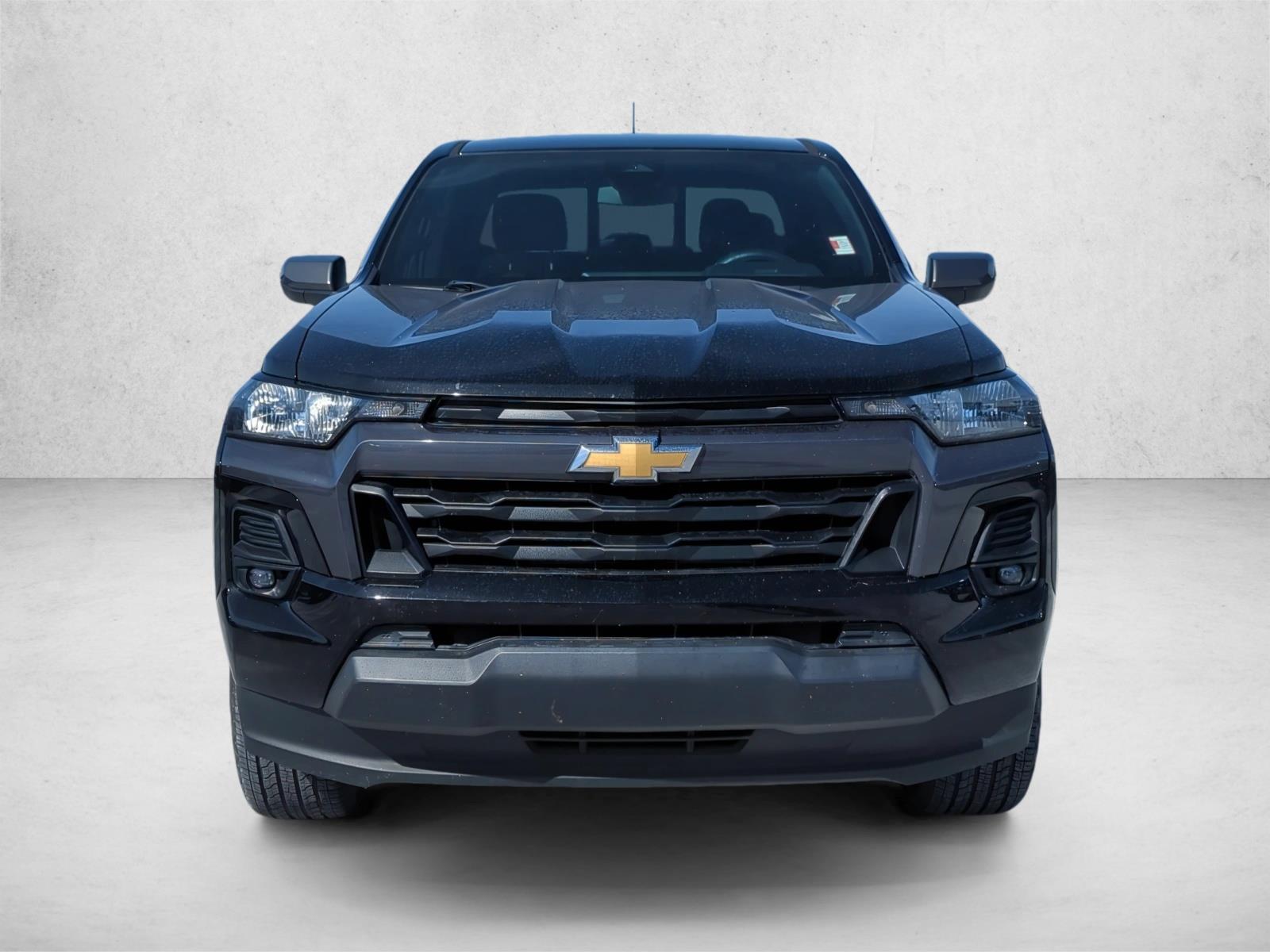 2023 Chevrolet Colorado LT photo 2