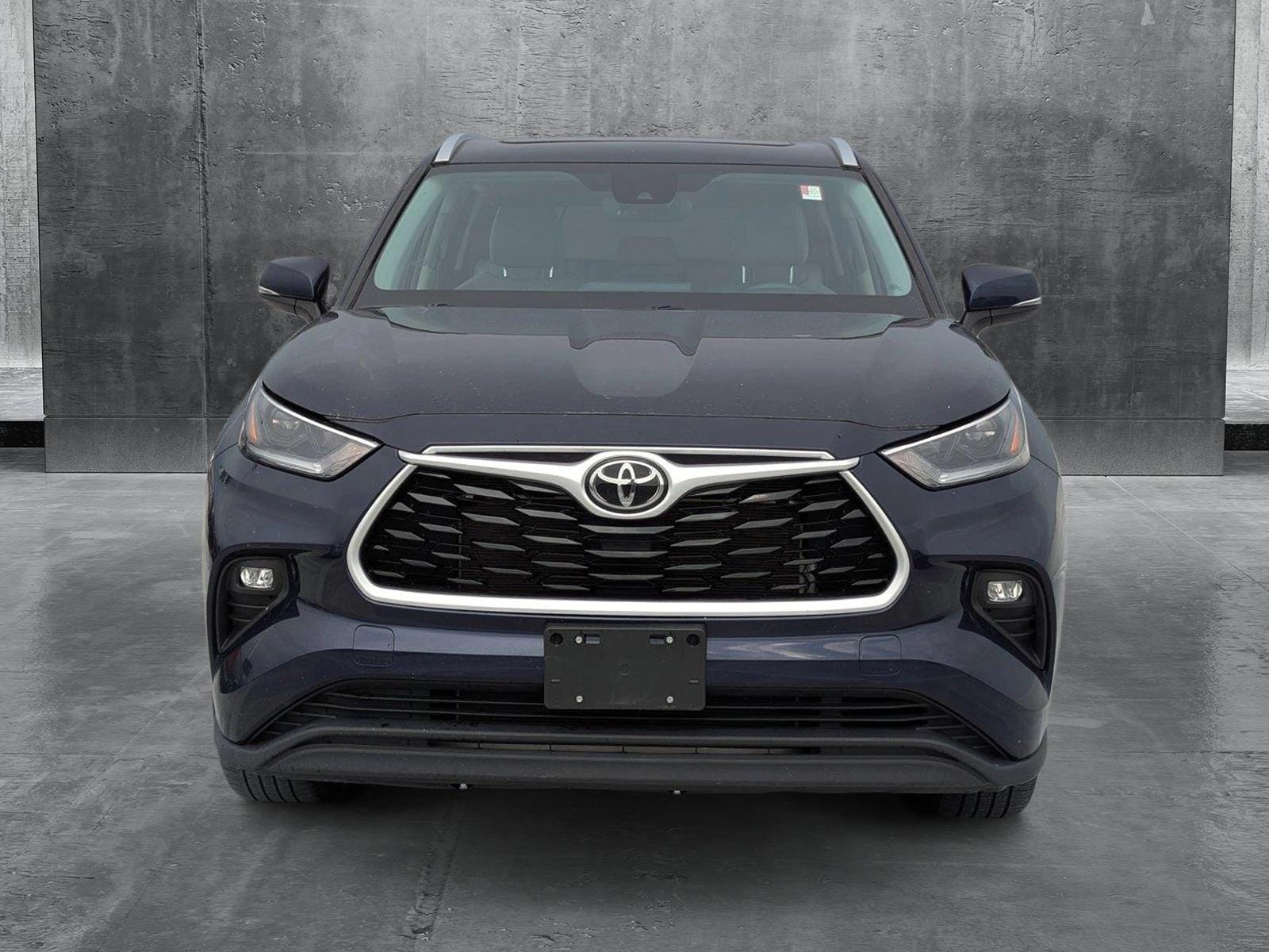 Certified 2021 Toyota Highlander XLE with VIN 5TDHZRBH0MS139256 for sale in Fort Myers, FL