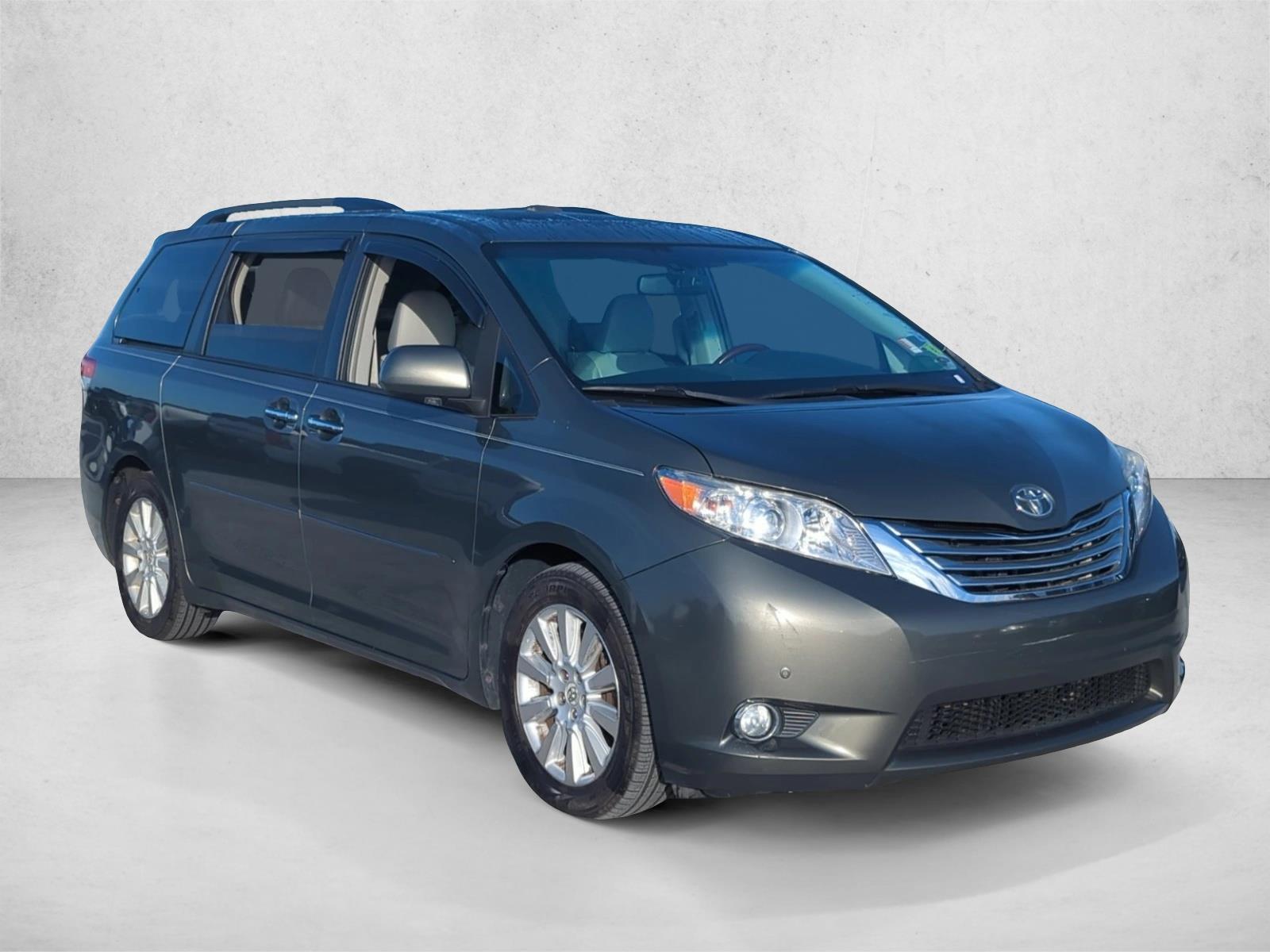 2012 Toyota Sienna Limited photo 3