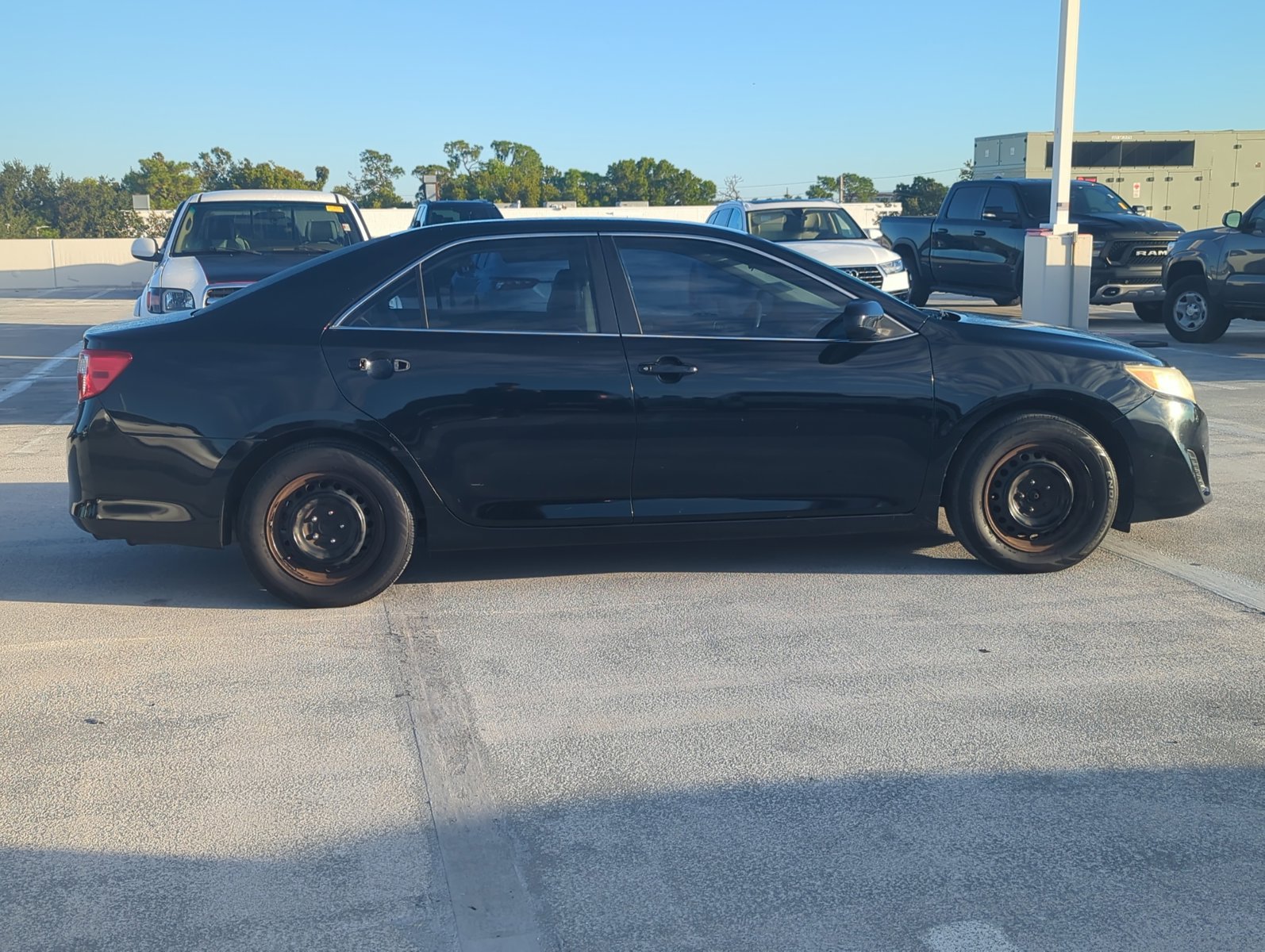 2014 Toyota Camry L photo 4