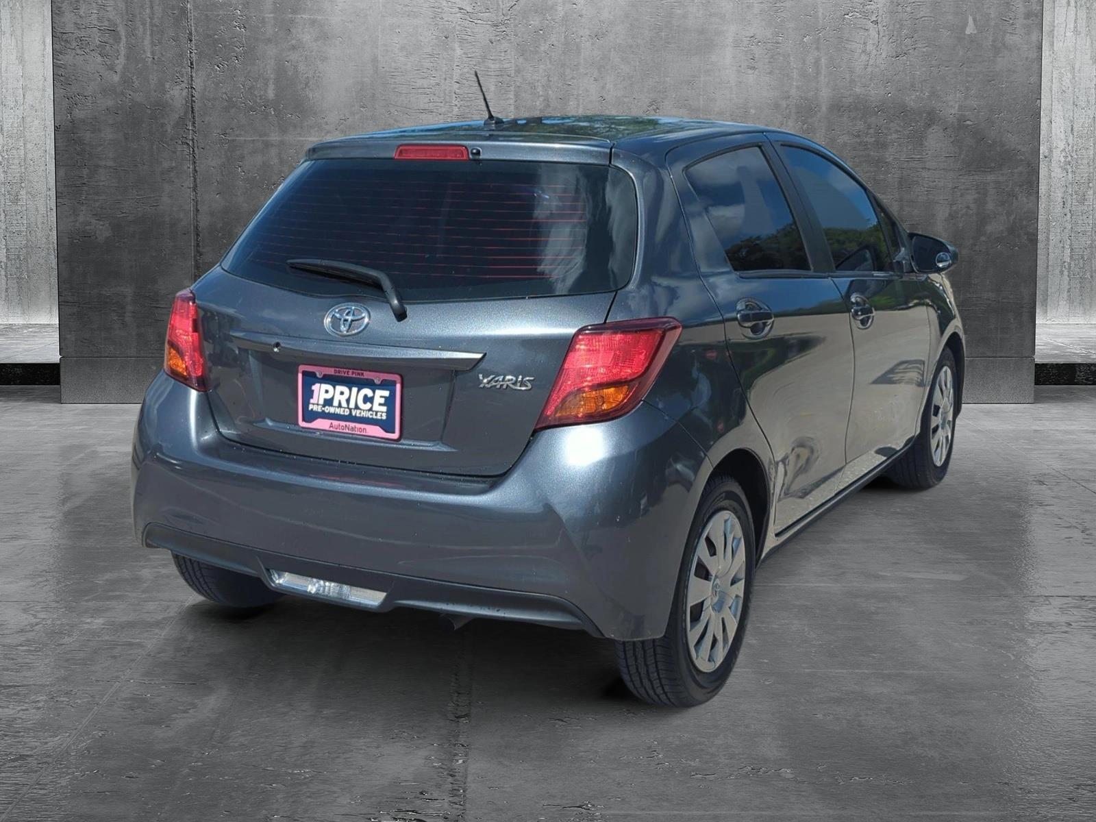 2016 Toyota Yaris L photo 2