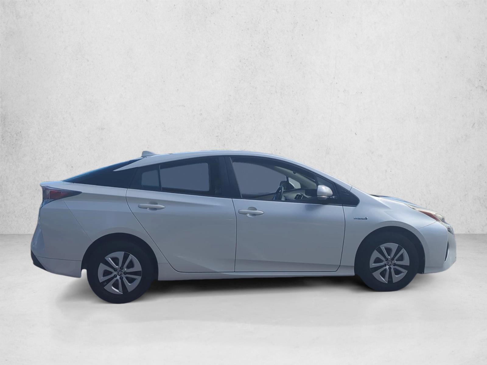 2016 Toyota Prius Two Eco photo 4