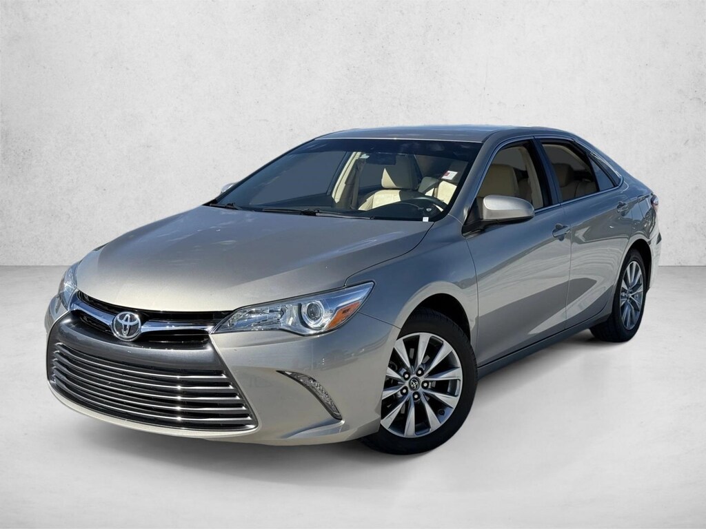 Used 2016 Toyota Camry XLE Sedan