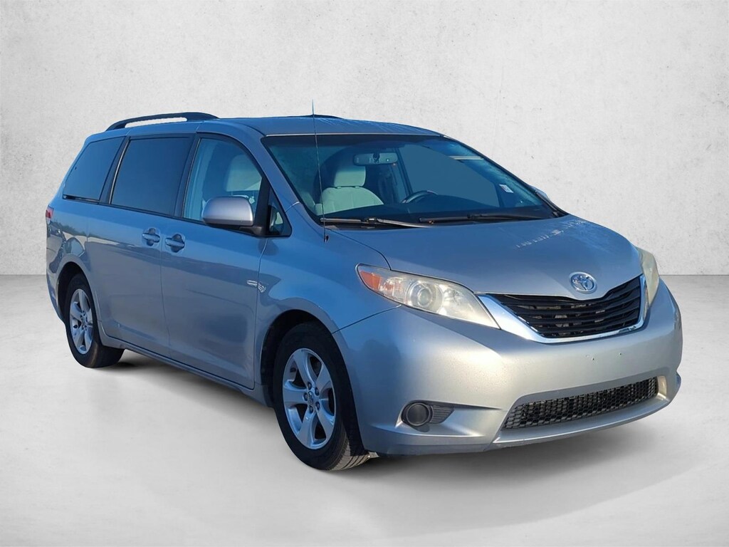 Used 2014 Toyota Sienna LE Van