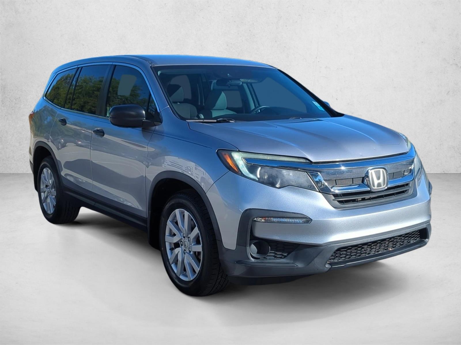 2019 Honda Pilot LX photo 3