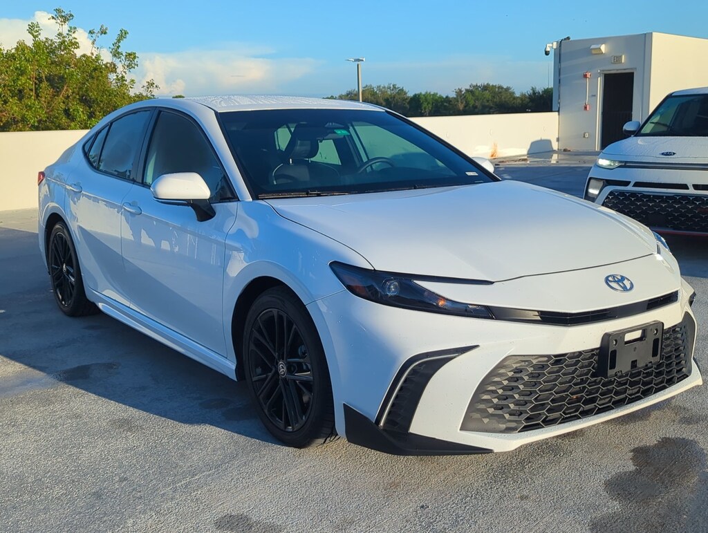 Used 2025 Toyota Camry SE Sedan