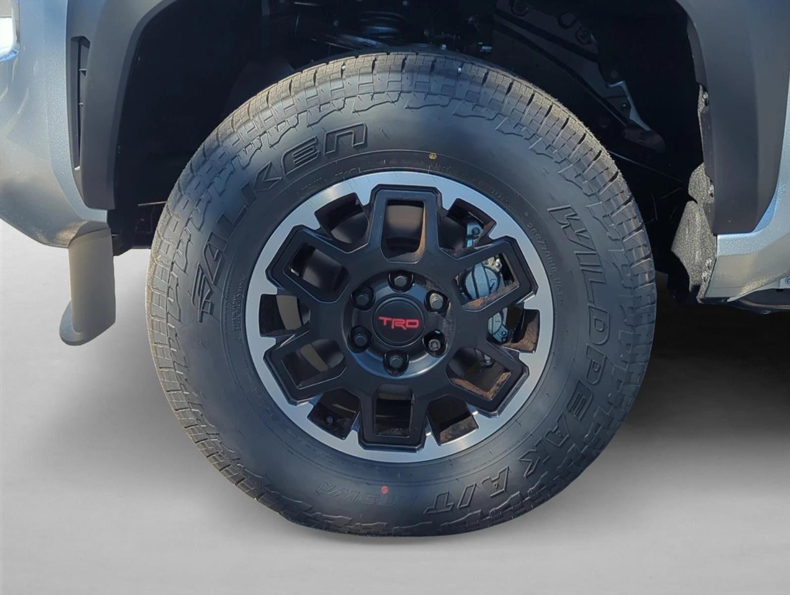 2025 Toyota Tacoma TRD Off Road - Photo 9